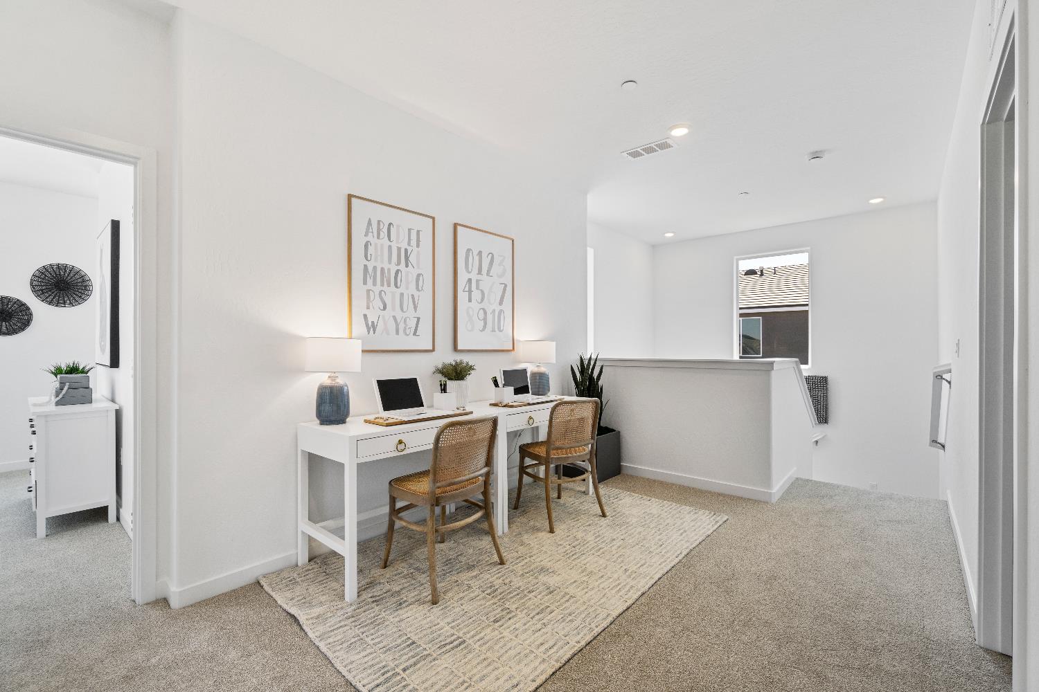 966 Deerhorn Dr W, Madera, CA 93636