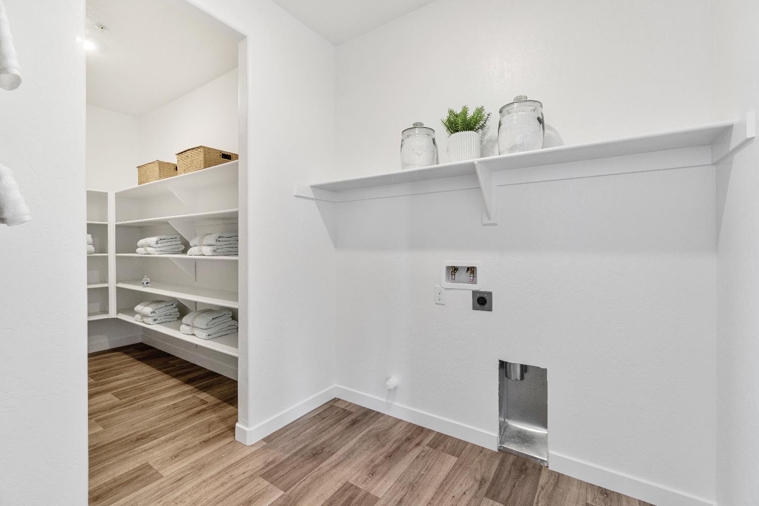 966 Deerhorn Dr W, Madera, CA 93636