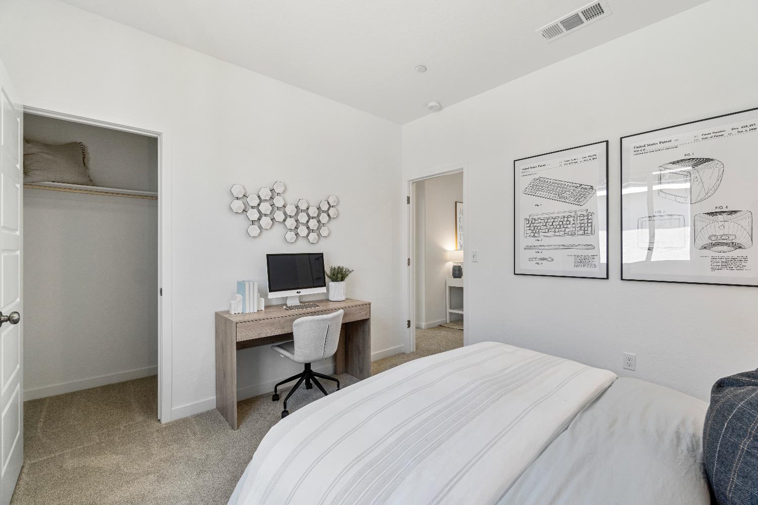 966 Deerhorn Dr W, Madera, CA 93636