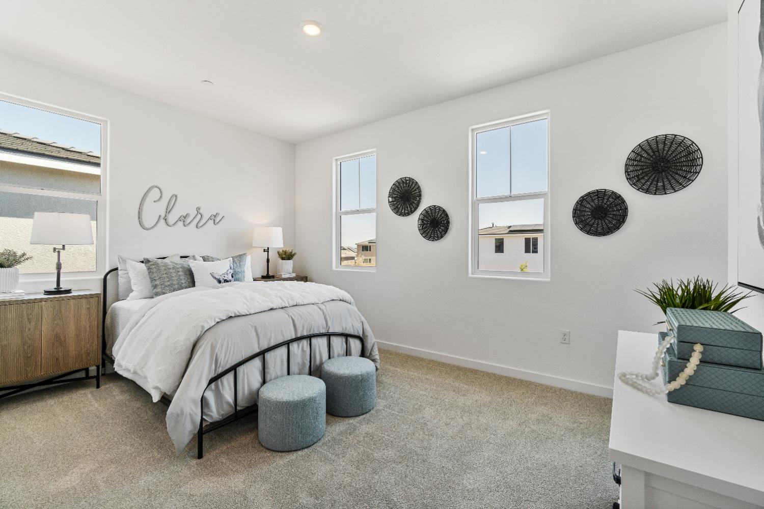 966 Deerhorn Dr W, Madera, CA 93636