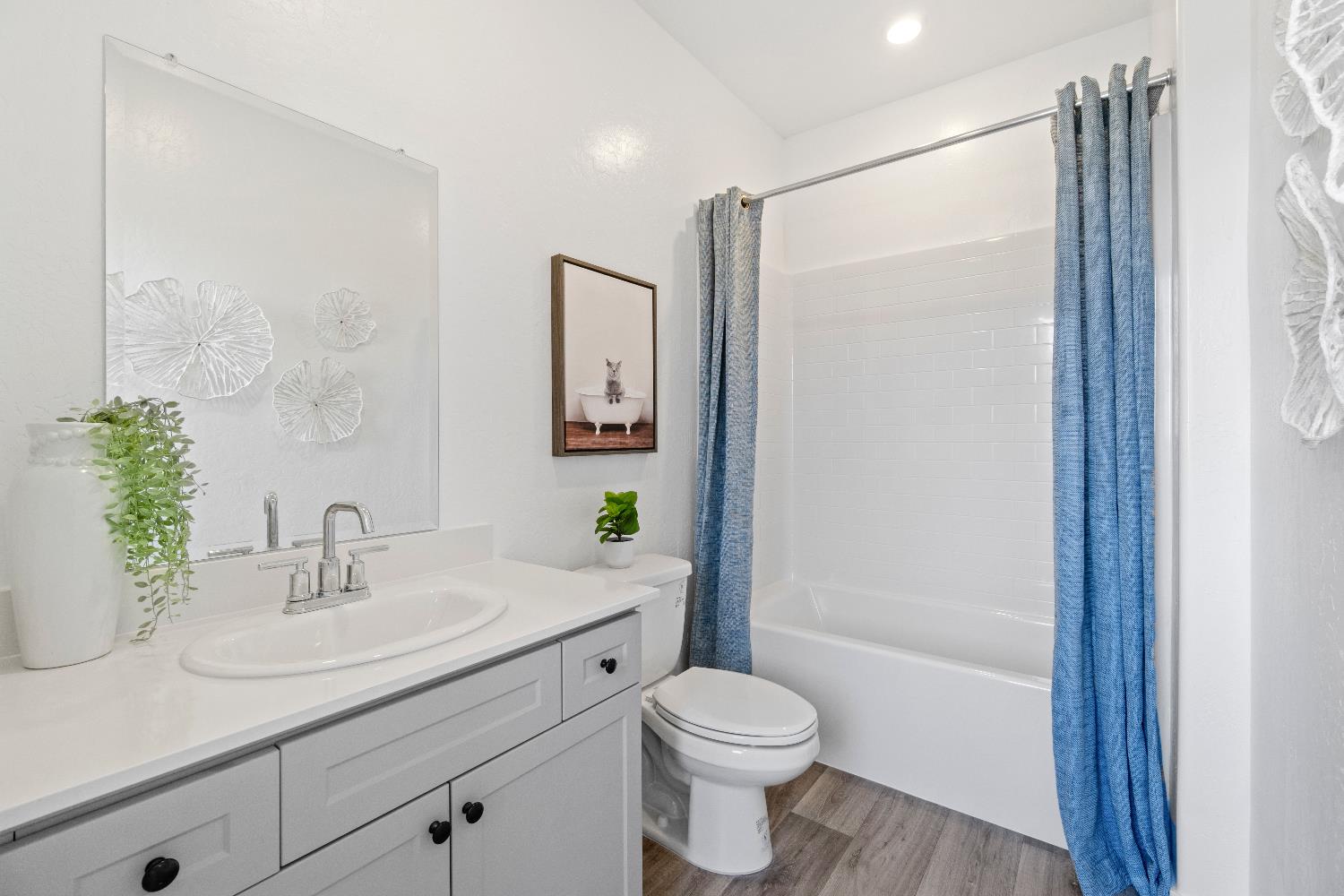 966 Deerhorn Dr W, Madera, CA 93636