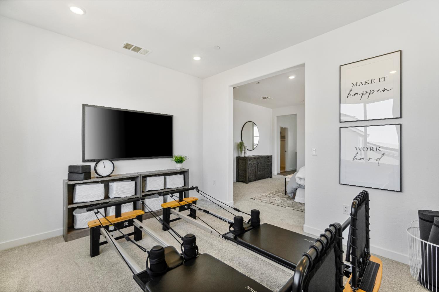 966 Deerhorn Dr W, Madera, CA 93636