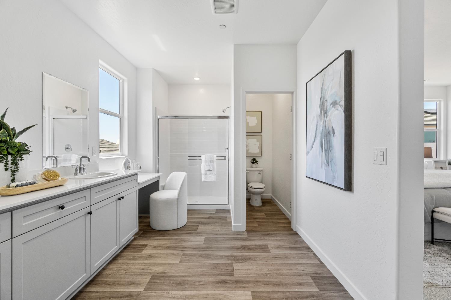 966 Deerhorn Dr W, Madera, CA 93636