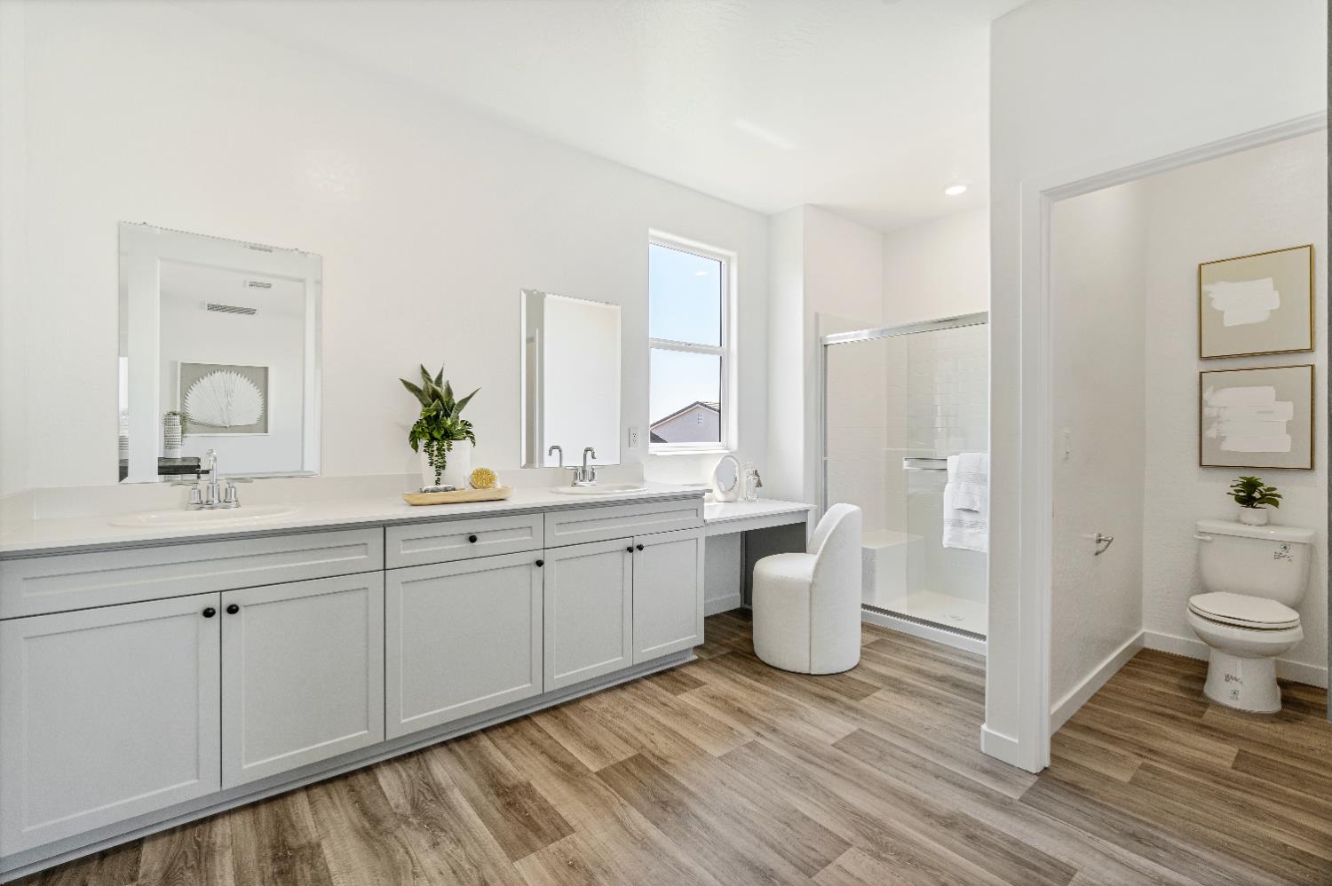 966 Deerhorn Dr W, Madera, CA 93636