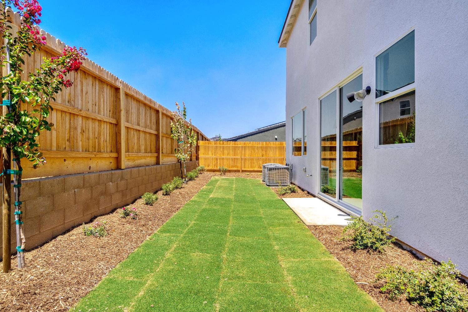 966 Deerhorn Dr W, Madera, CA 93636