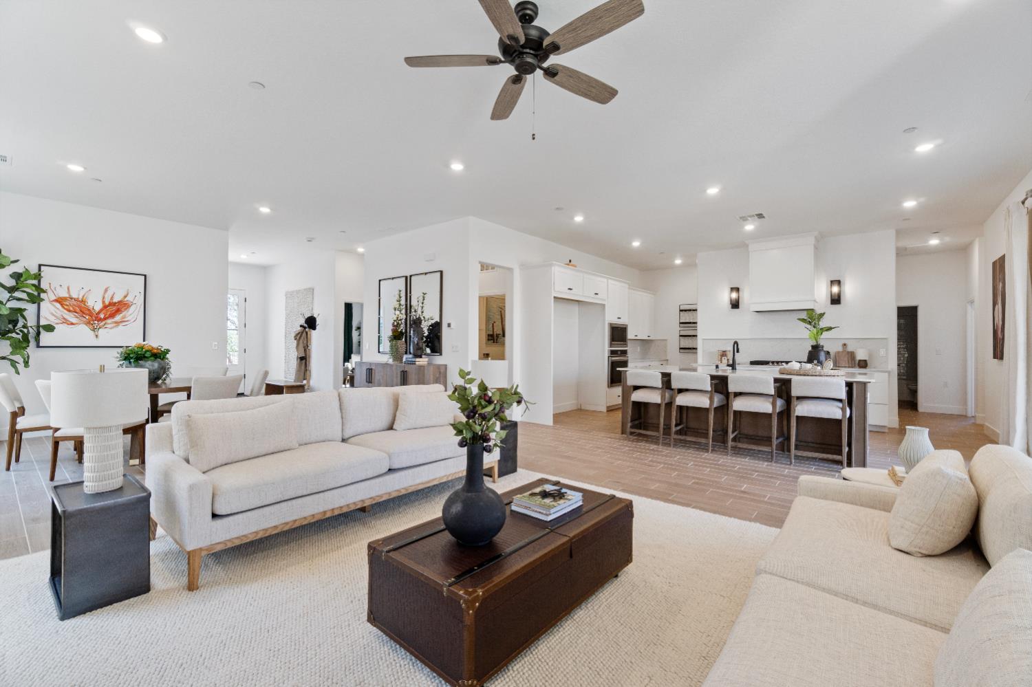 856 Traverse Dr S, Madera, CA 93636