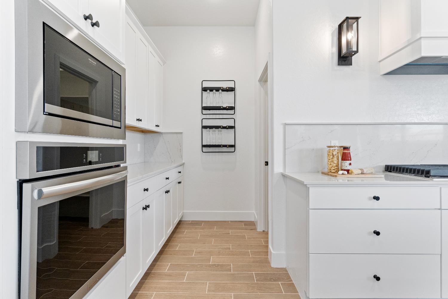 856 Traverse Dr S, Madera, CA 93636