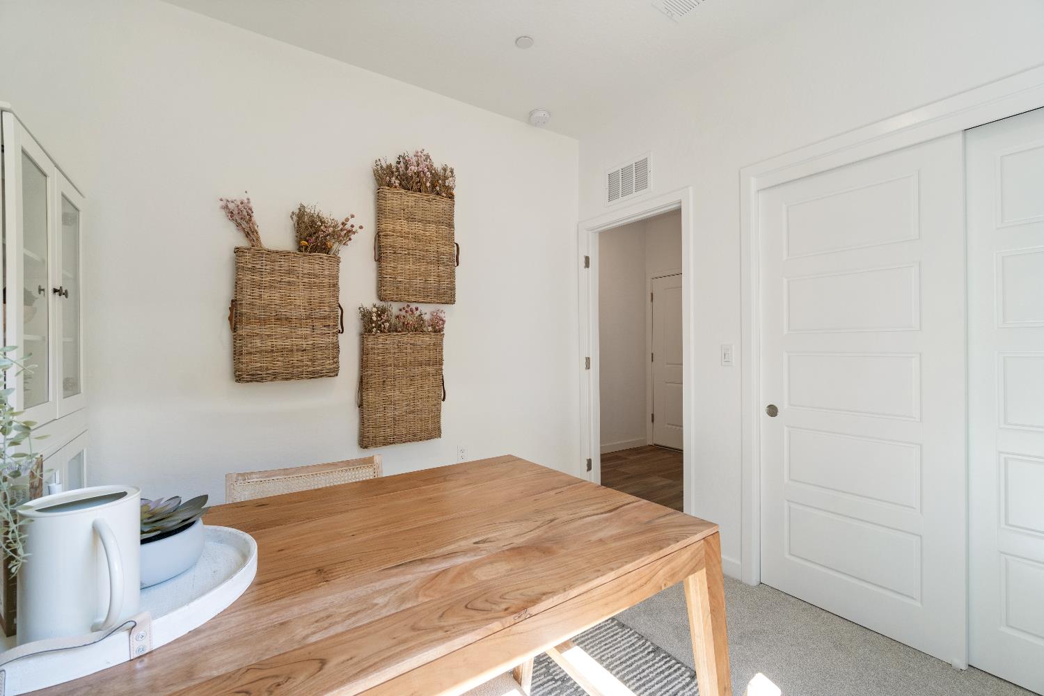 996 Deerhorn Dr W, Madera, CA 93636