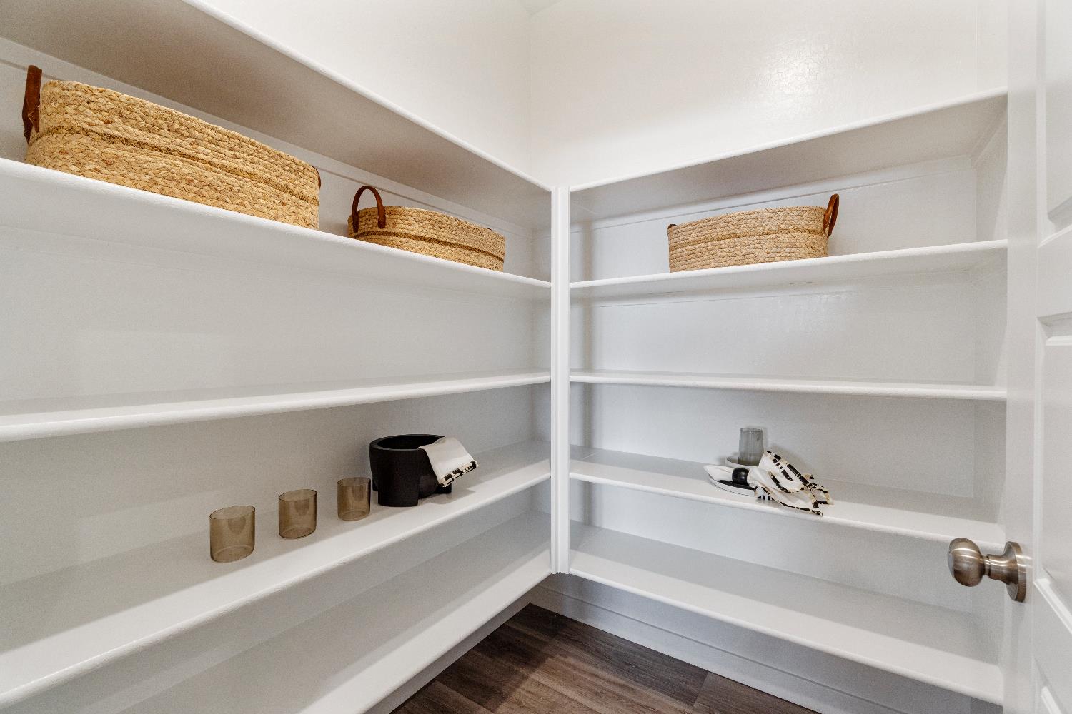 984 Deerhorn Dr W, Madera, CA 93636