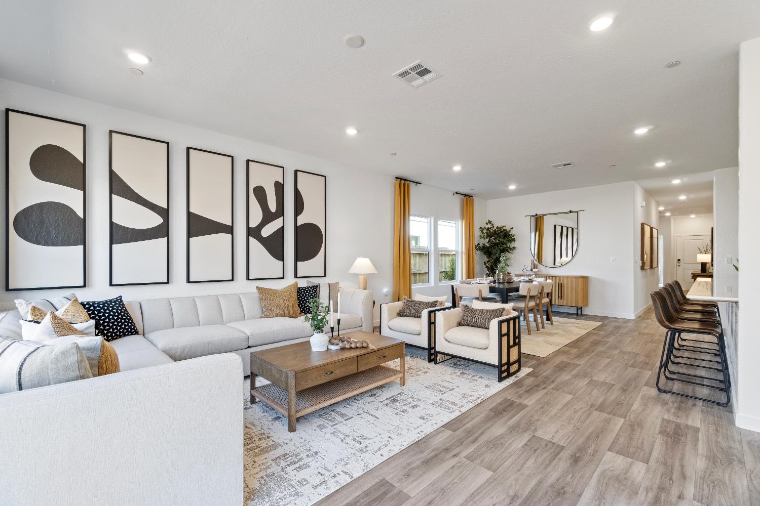 984 Deerhorn Dr W, Madera, CA 93636