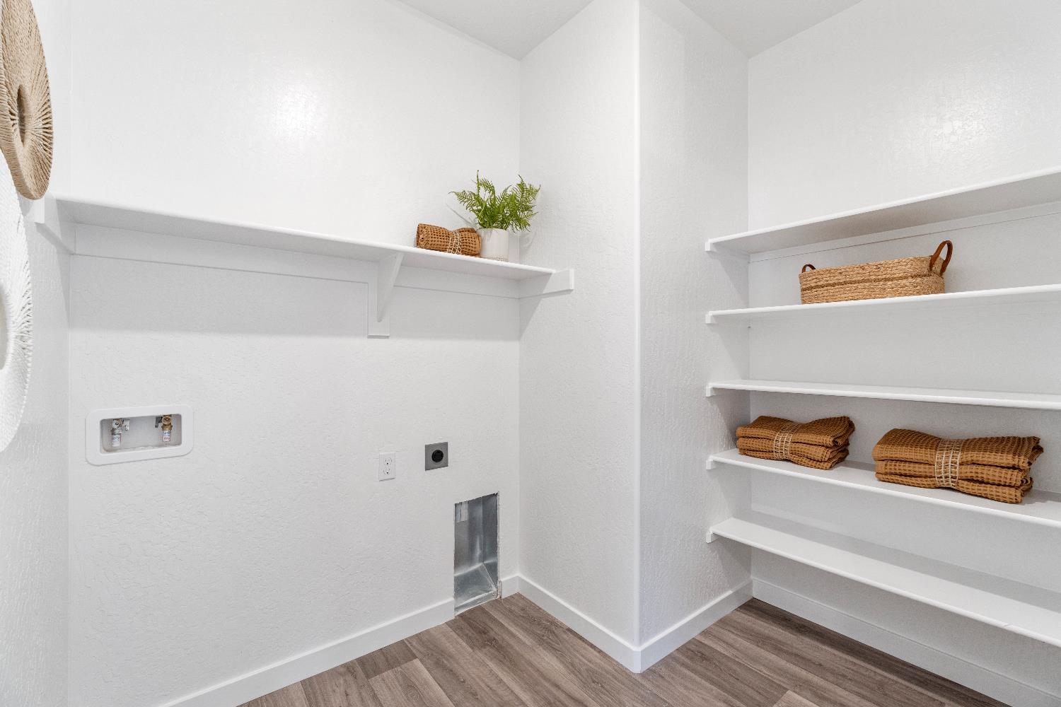 984 Deerhorn Dr W, Madera, CA 93636