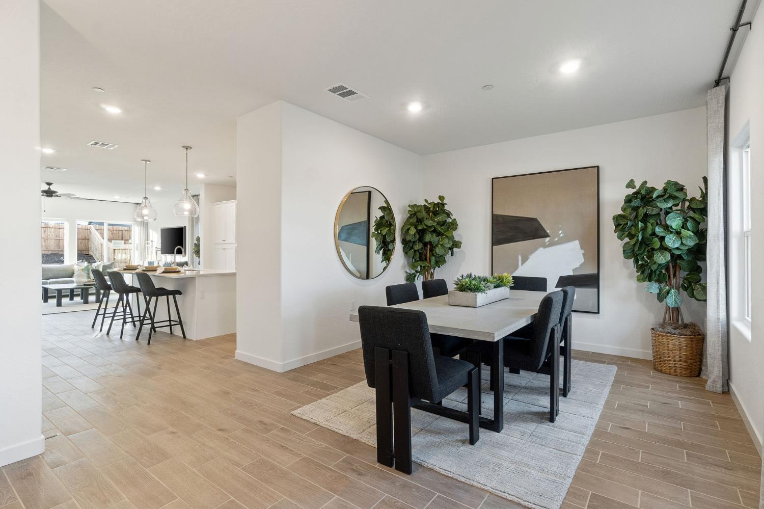 878 Traverse Dr S, Madera, CA 93636