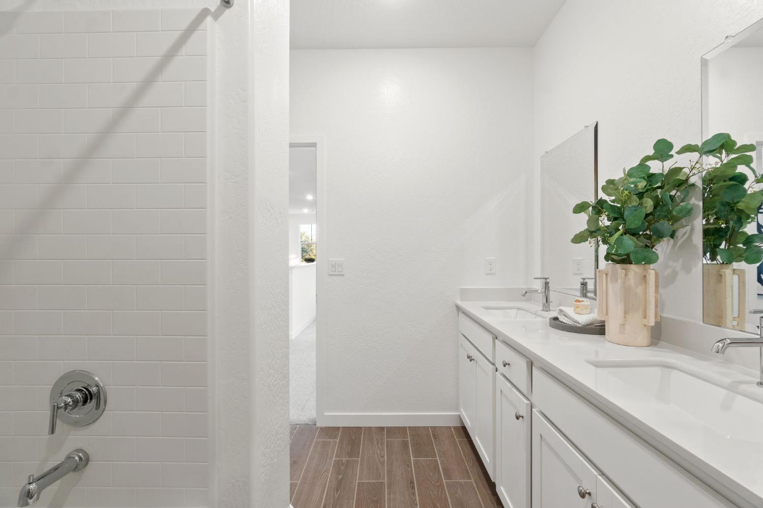 878 Traverse Dr S, Madera, CA 93636