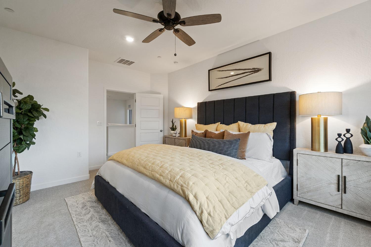 878 Traverse Dr S, Madera, CA 93636