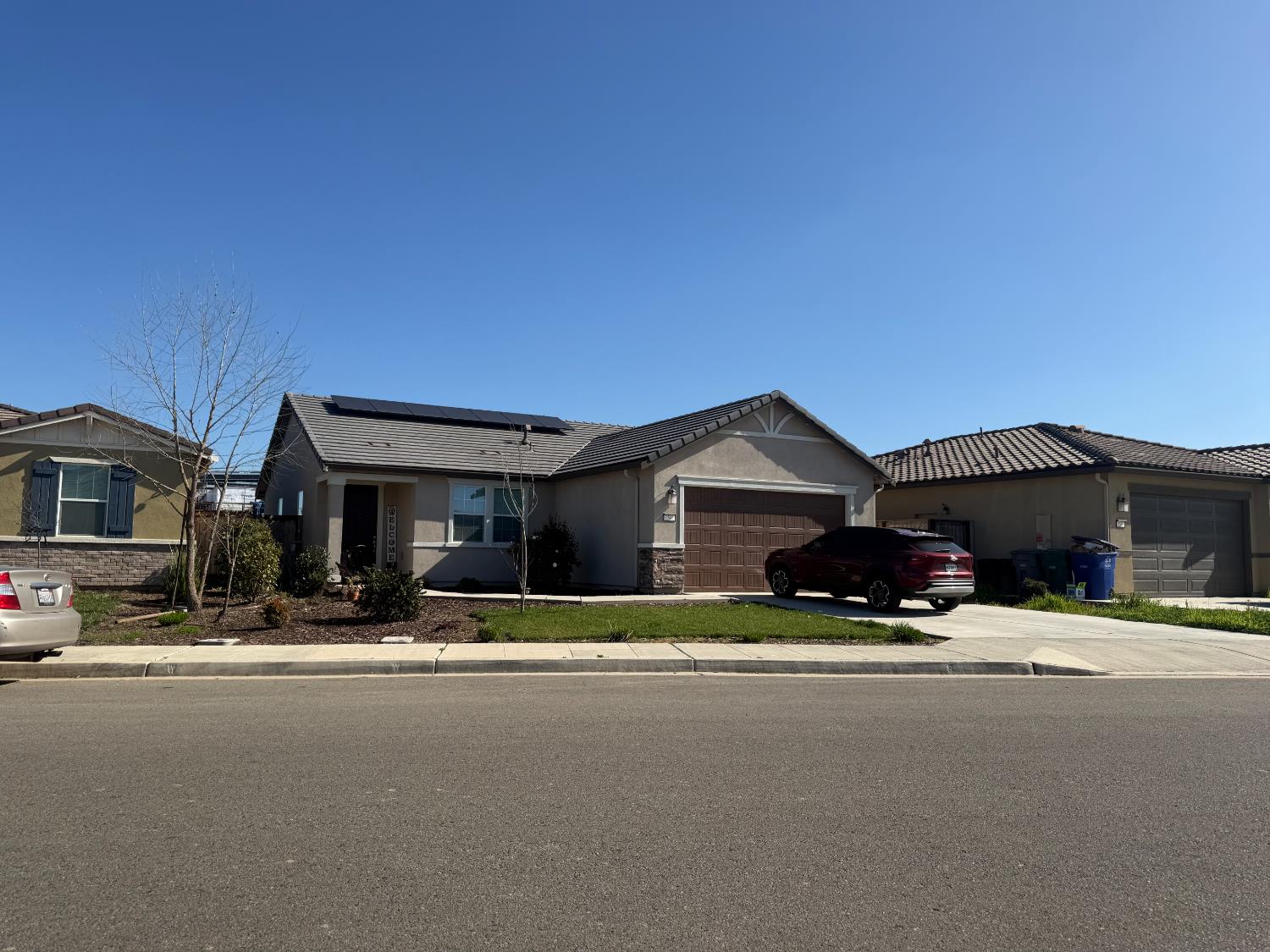 1541 Encantada Ave, Madera, CA 93637