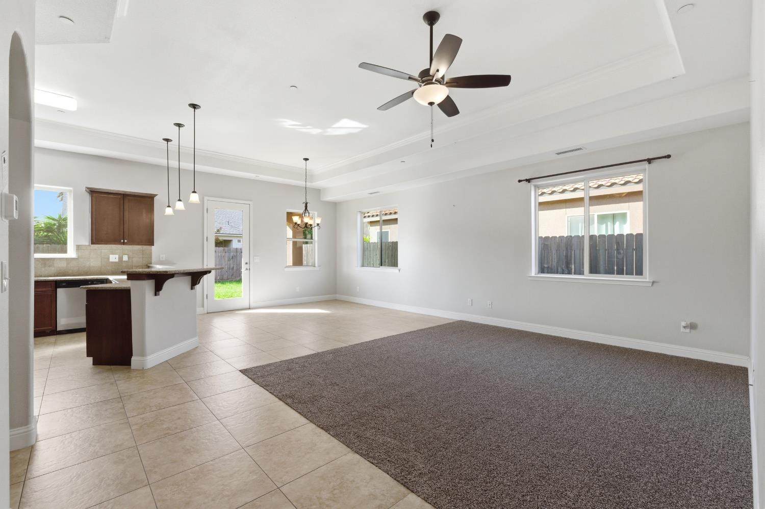 3108 Capistrano Dr, Madera, CA 93637