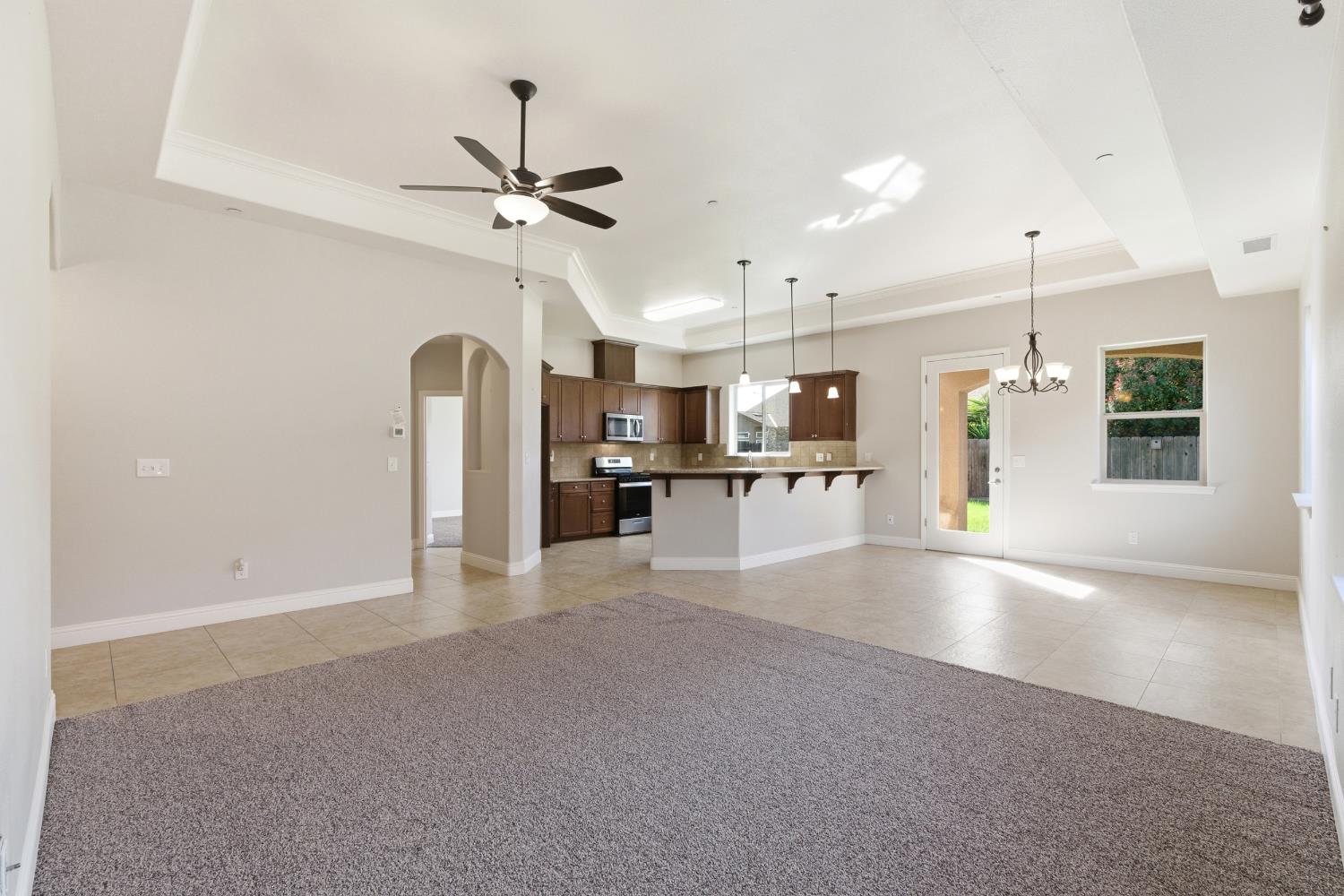 3108 Capistrano Dr, Madera, CA 93637