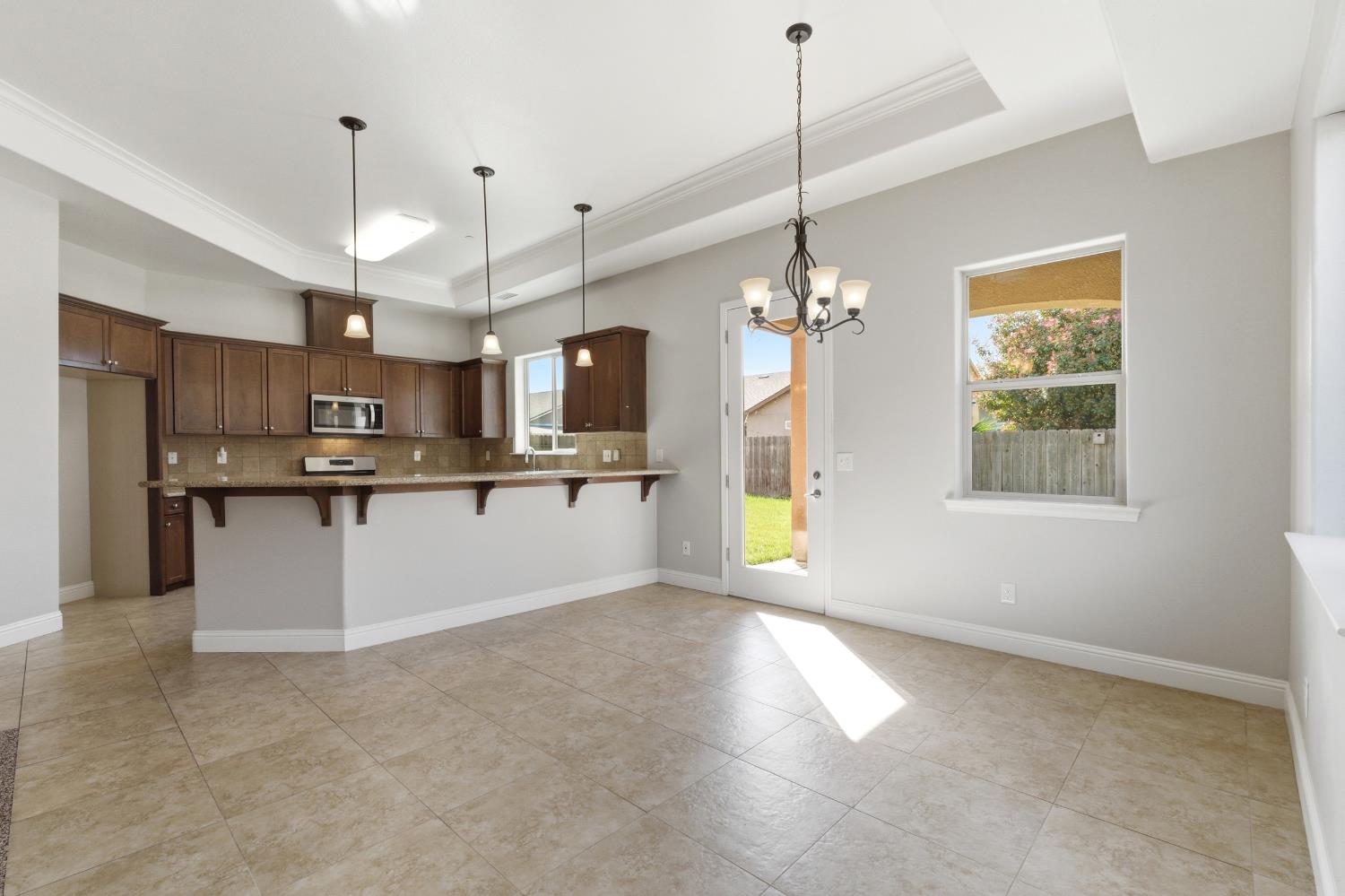 3108 Capistrano Dr, Madera, CA 93637