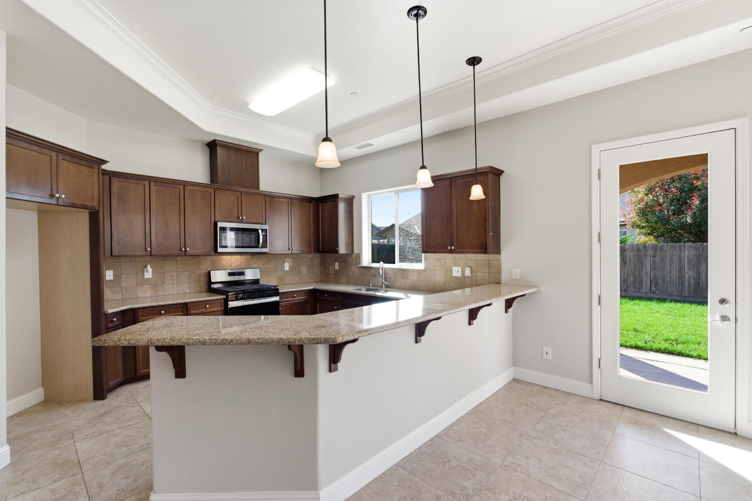 3108 Capistrano Dr, Madera, CA 93637