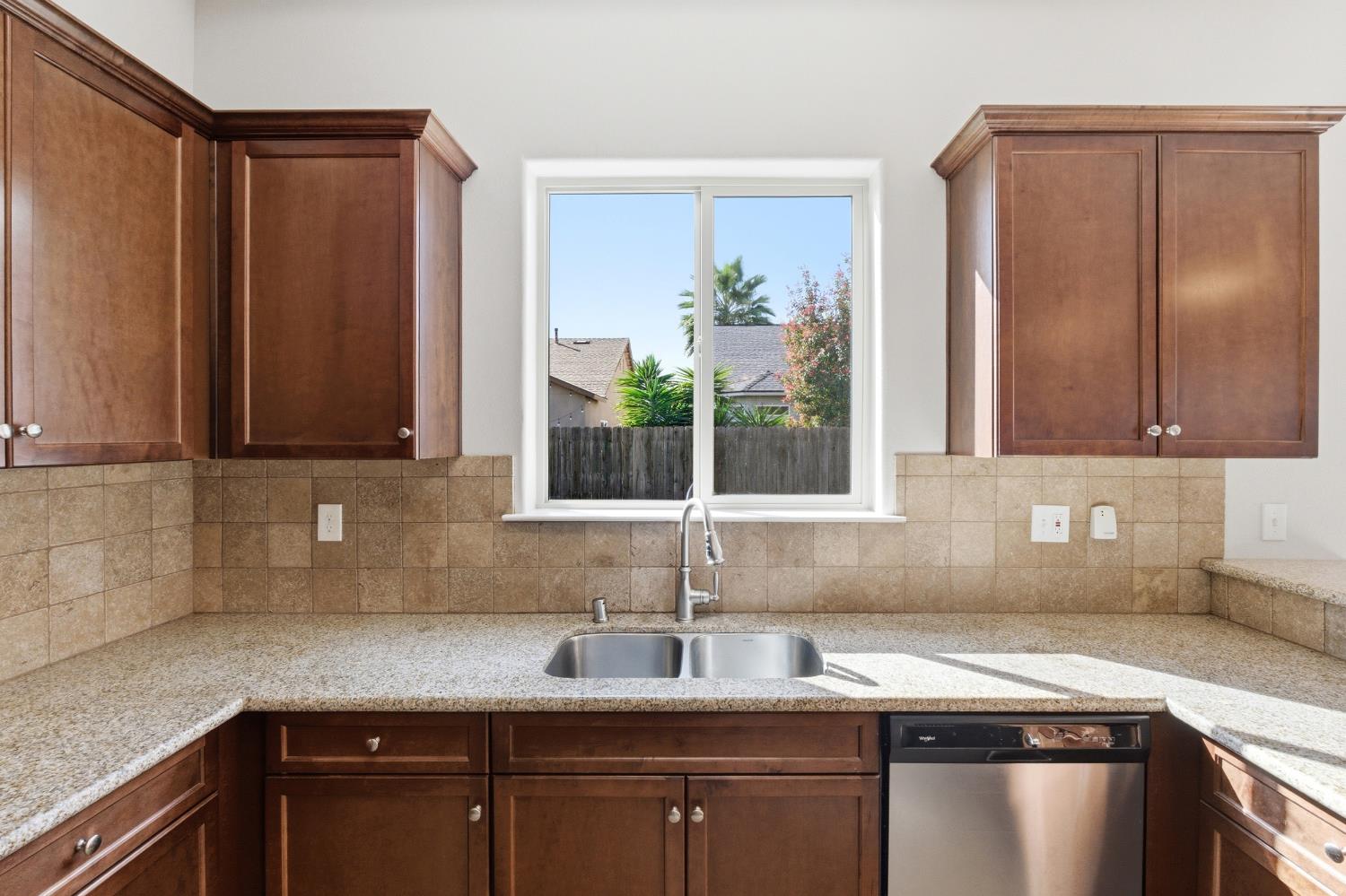 3108 Capistrano Dr, Madera, CA 93637