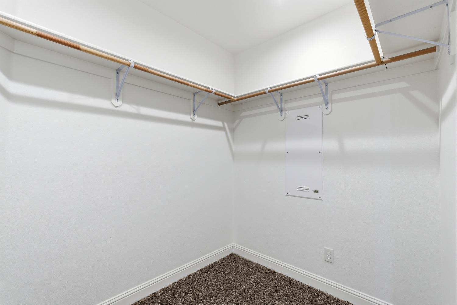 3108 Capistrano Dr, Madera, CA 93637