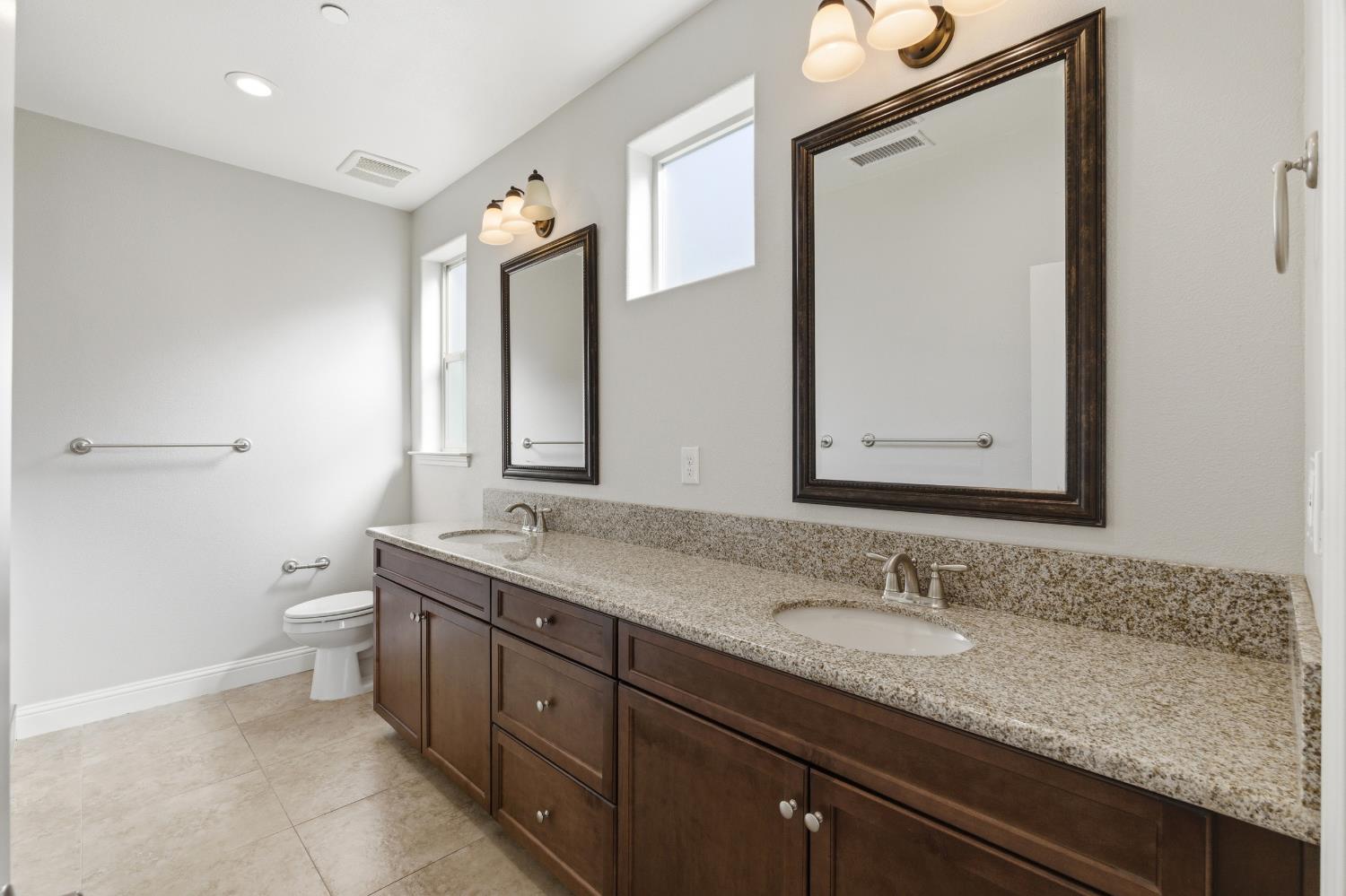 3108 Capistrano Dr, Madera, CA 93637