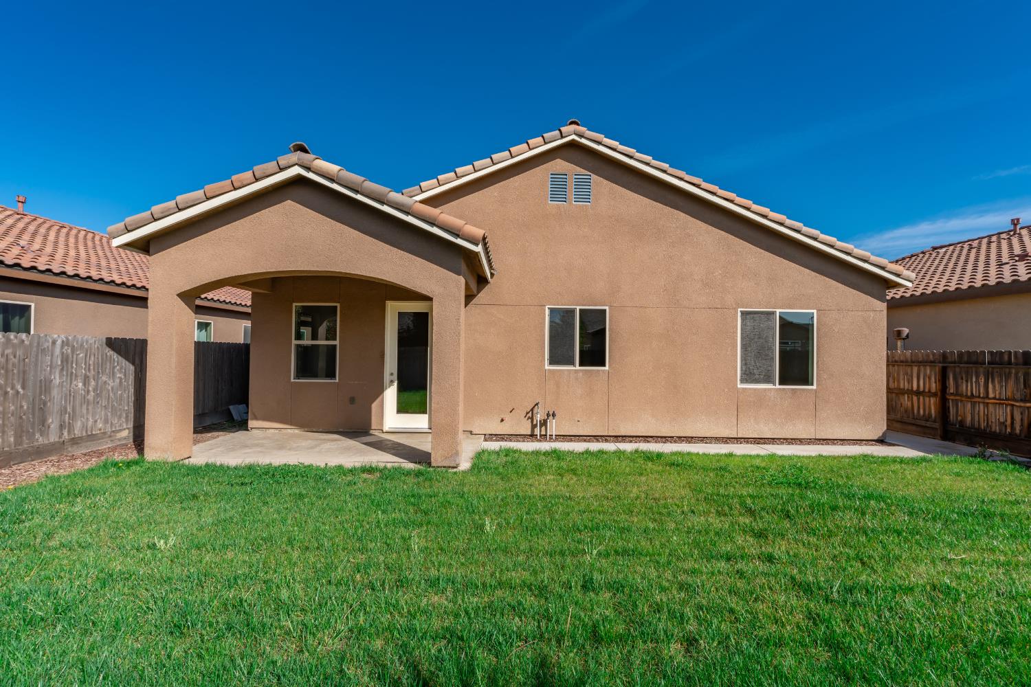 3108 Capistrano Dr, Madera, CA 93637