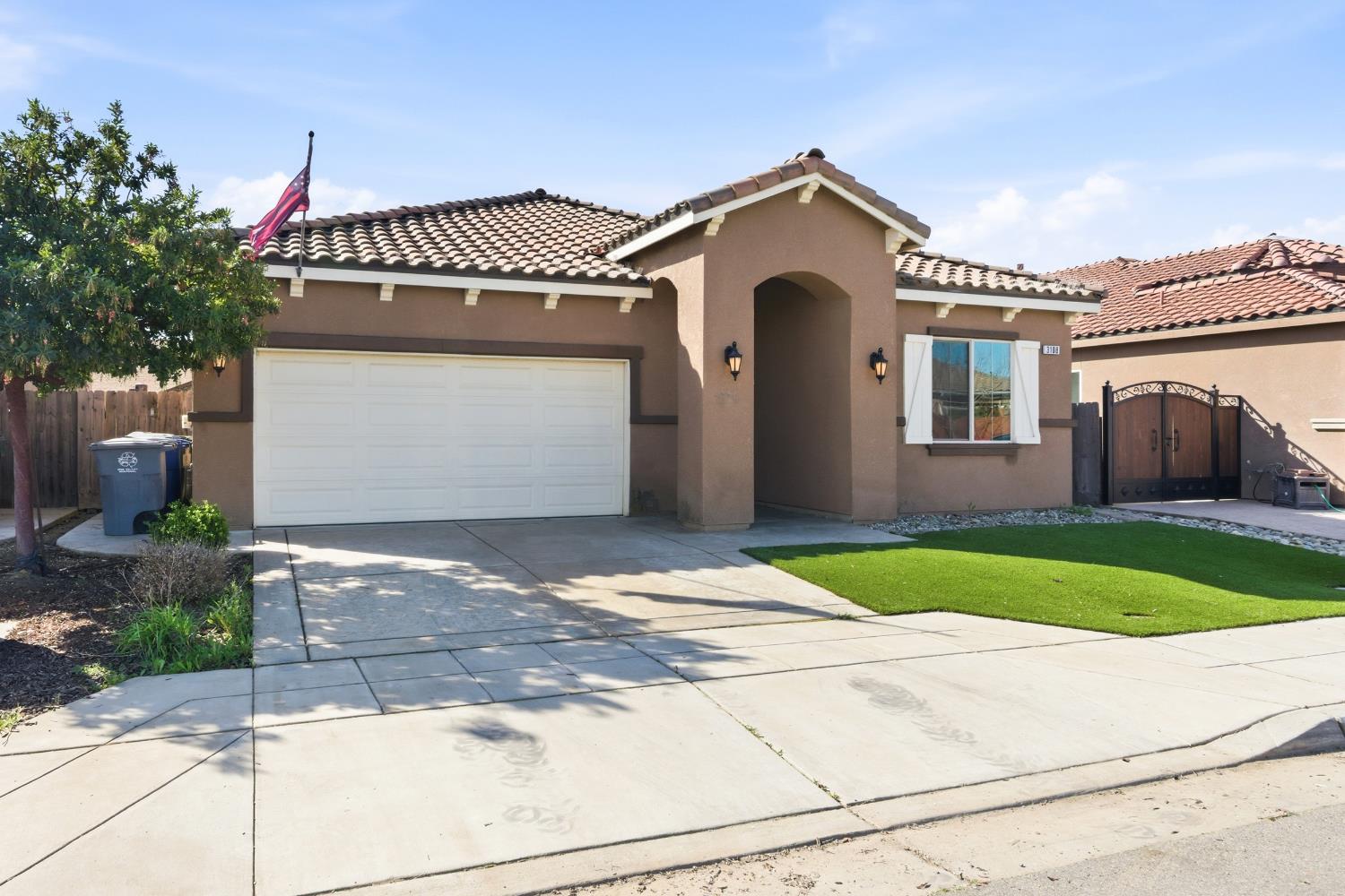 3108 Capistrano Dr, Madera, CA 93637