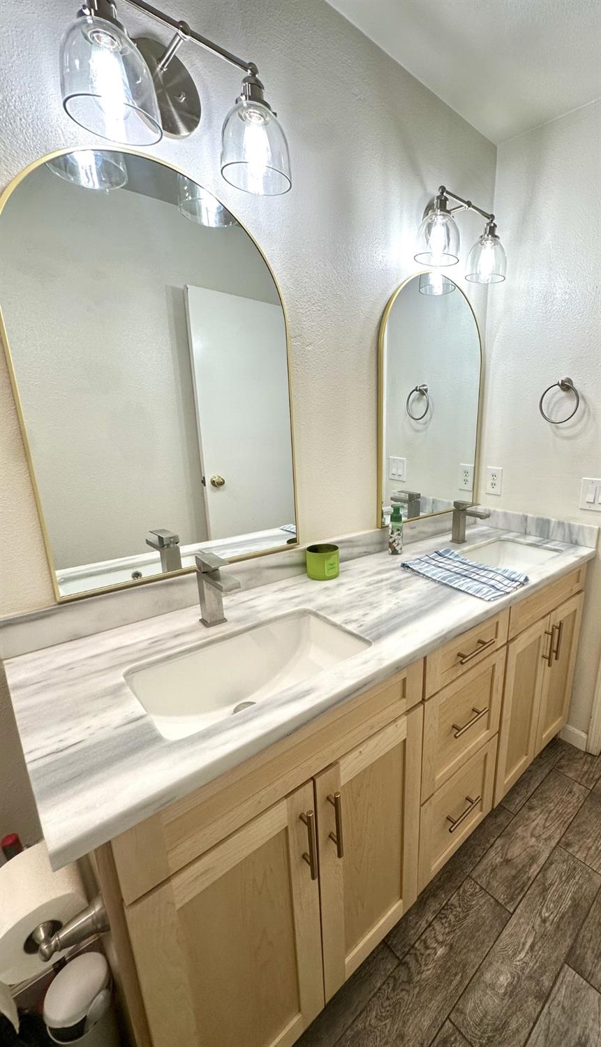 99 Rosewood Cir, Madera, CA 93637