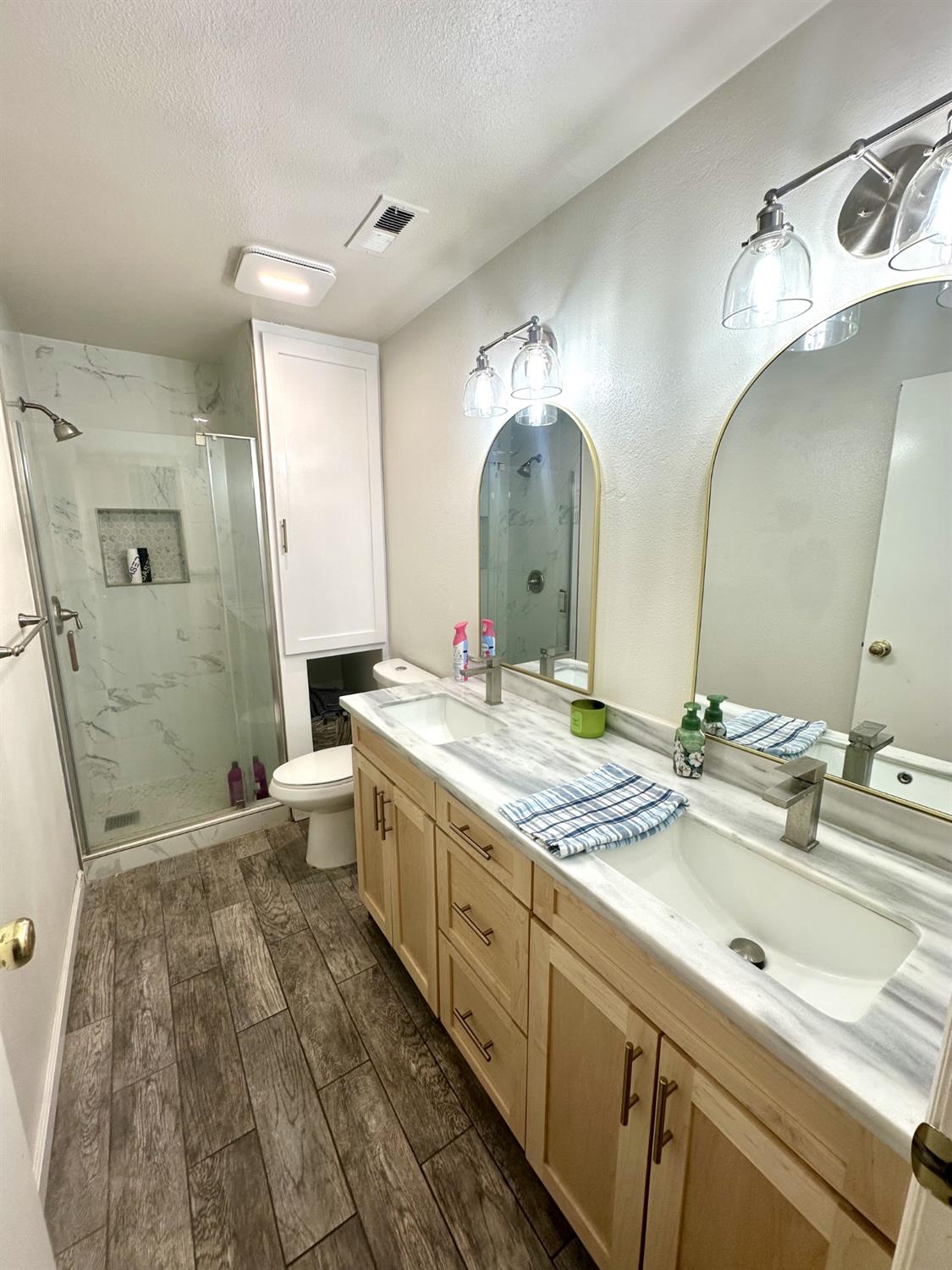 99 Rosewood Cir, Madera, CA 93637