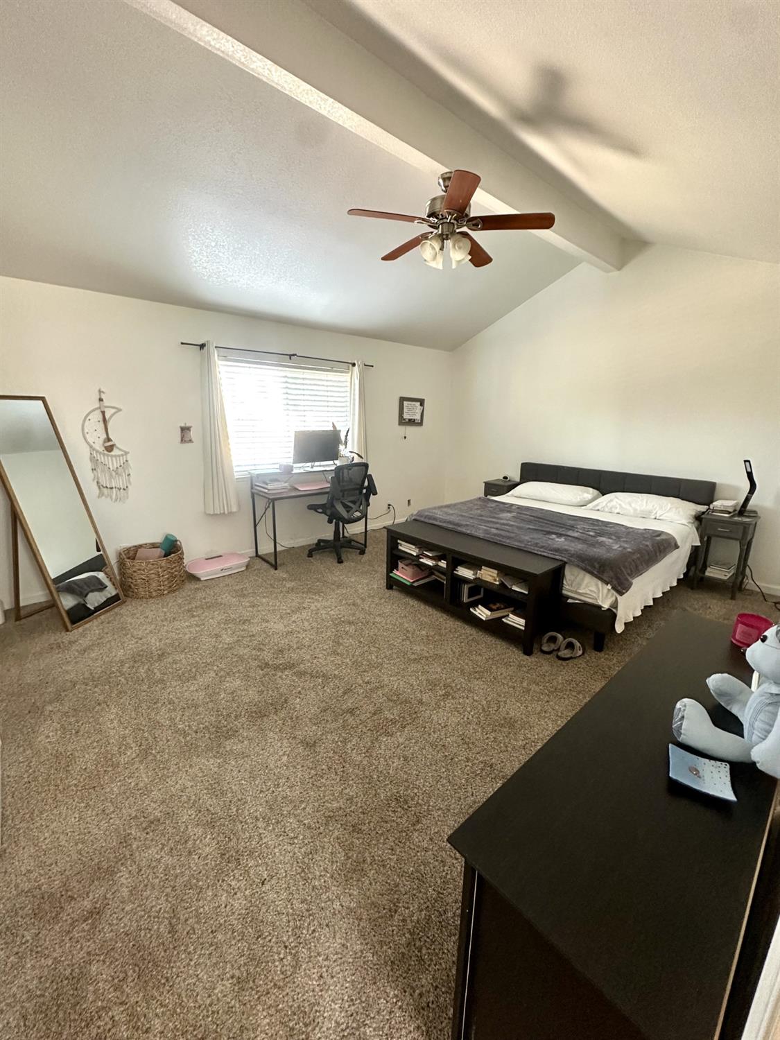 99 Rosewood Cir, Madera, CA 93637