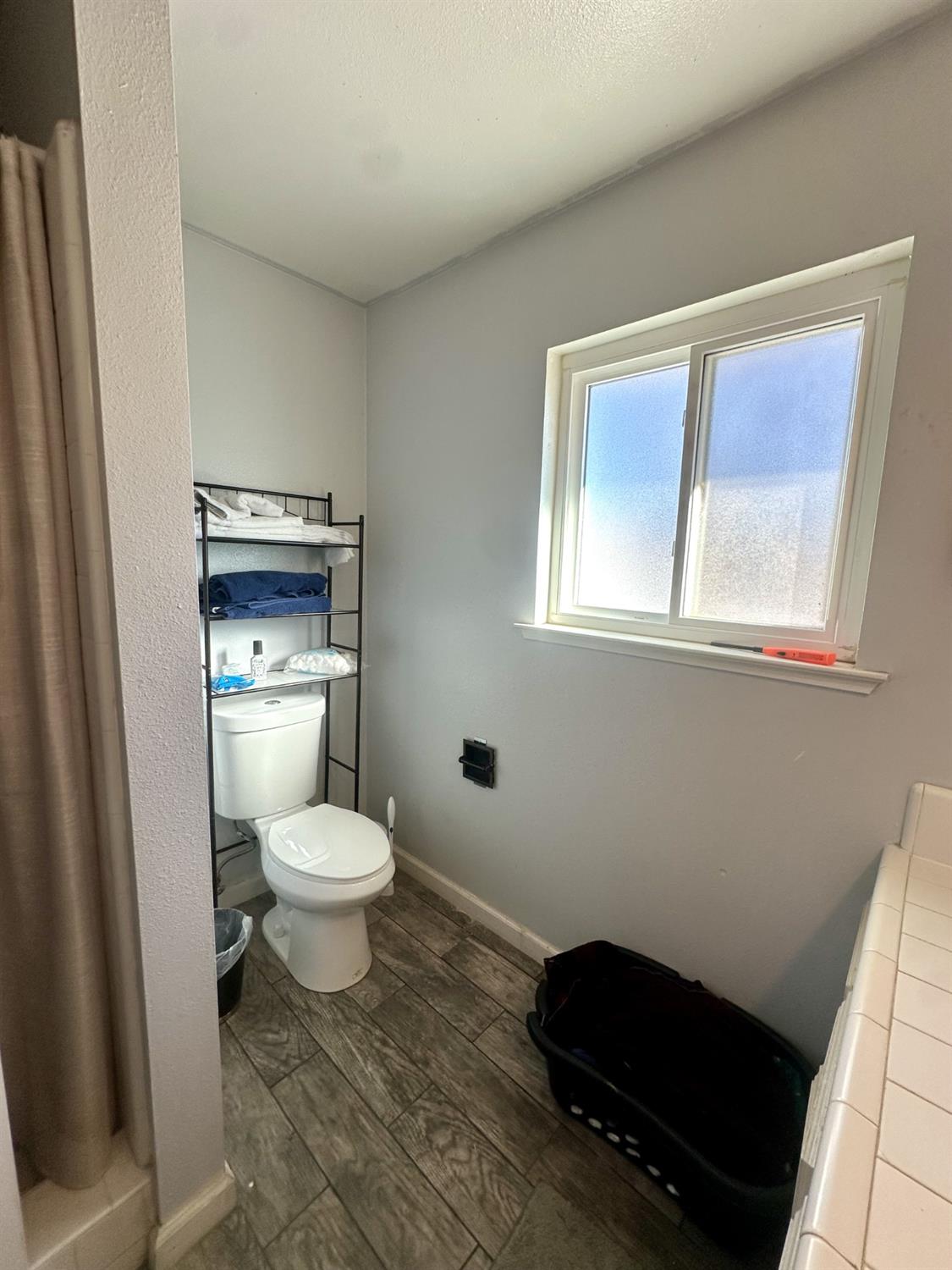 99 Rosewood Cir, Madera, CA 93637