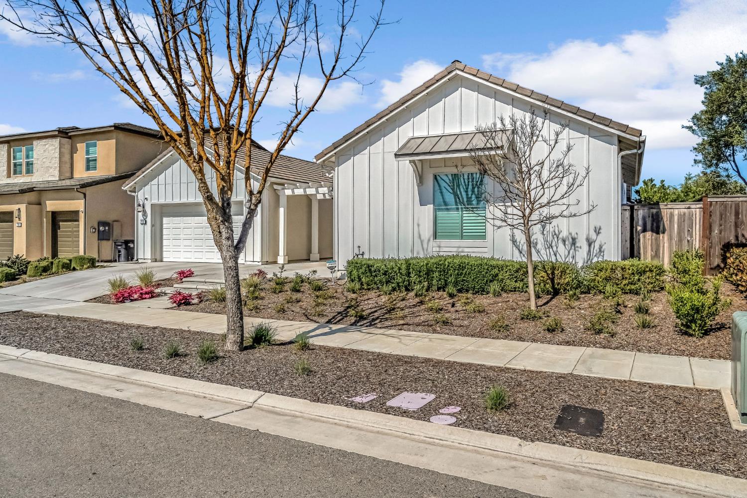 713 Harvest Dr, Madera, CA 93636