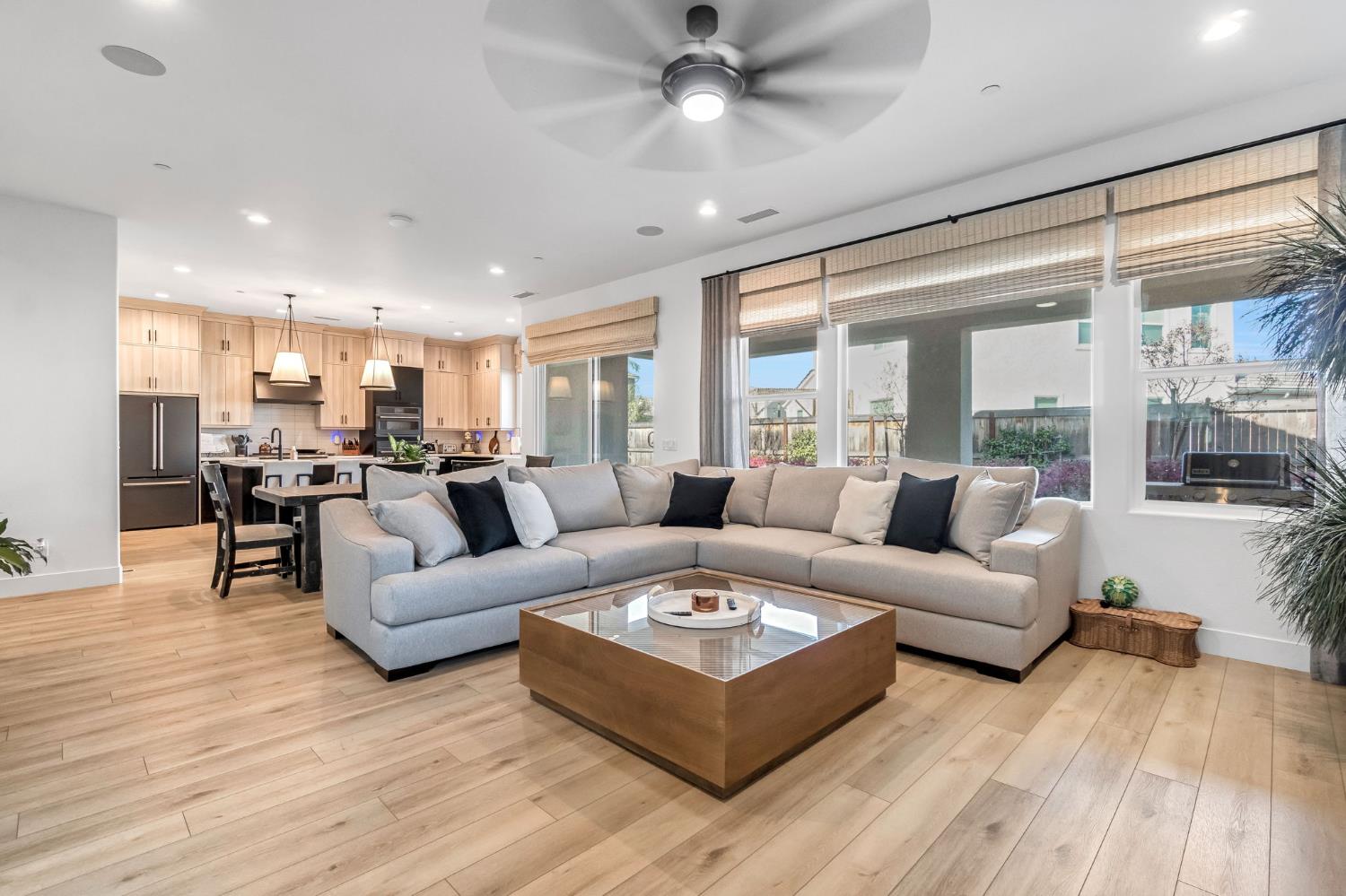 713 Harvest Dr, Madera, CA 93636