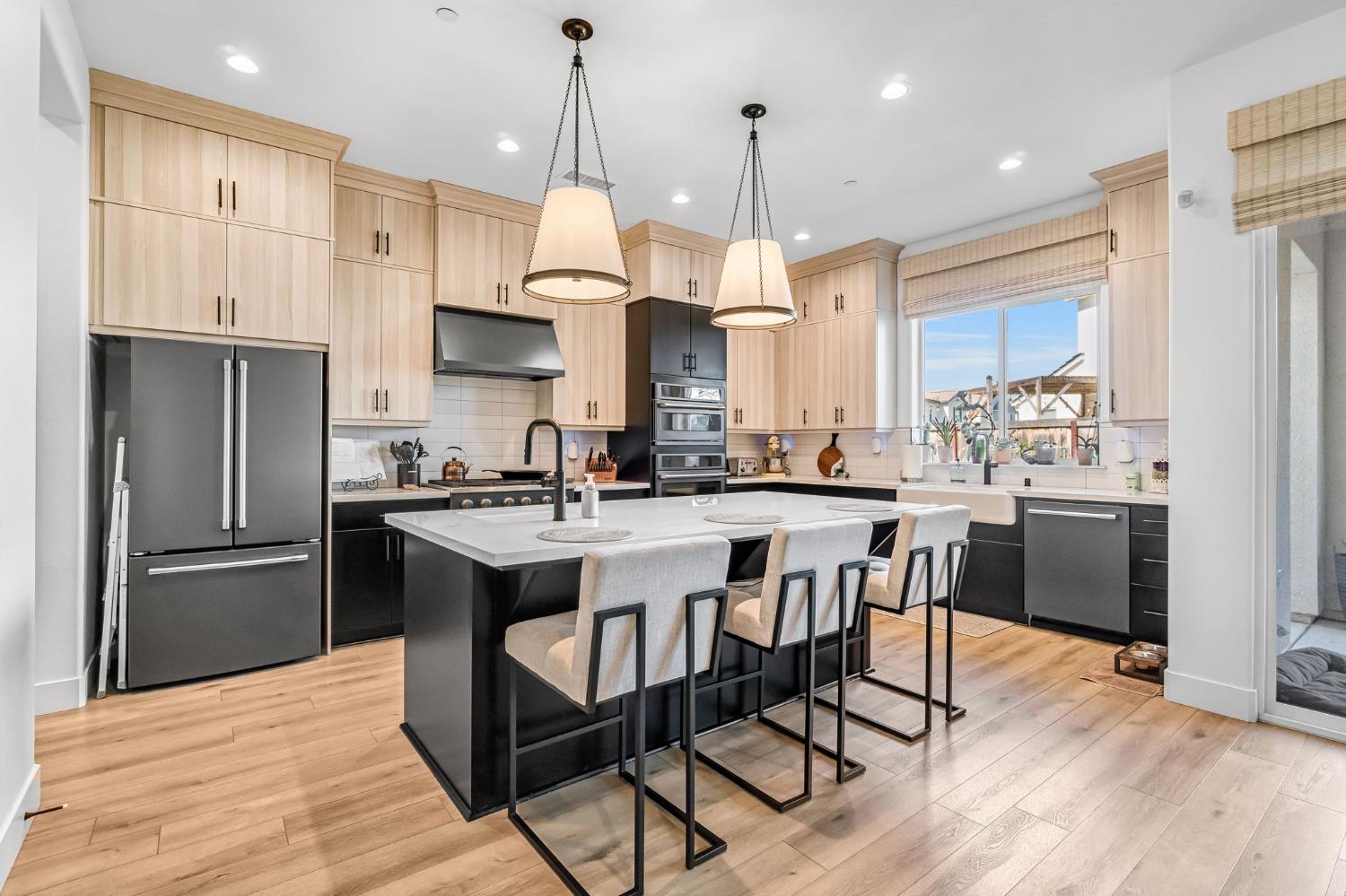 713 Harvest Dr, Madera, CA 93636