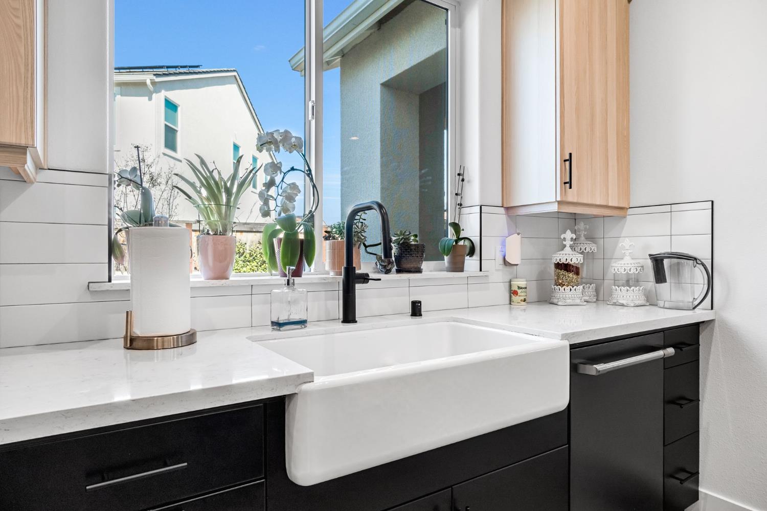 713 Harvest Dr, Madera, CA 93636