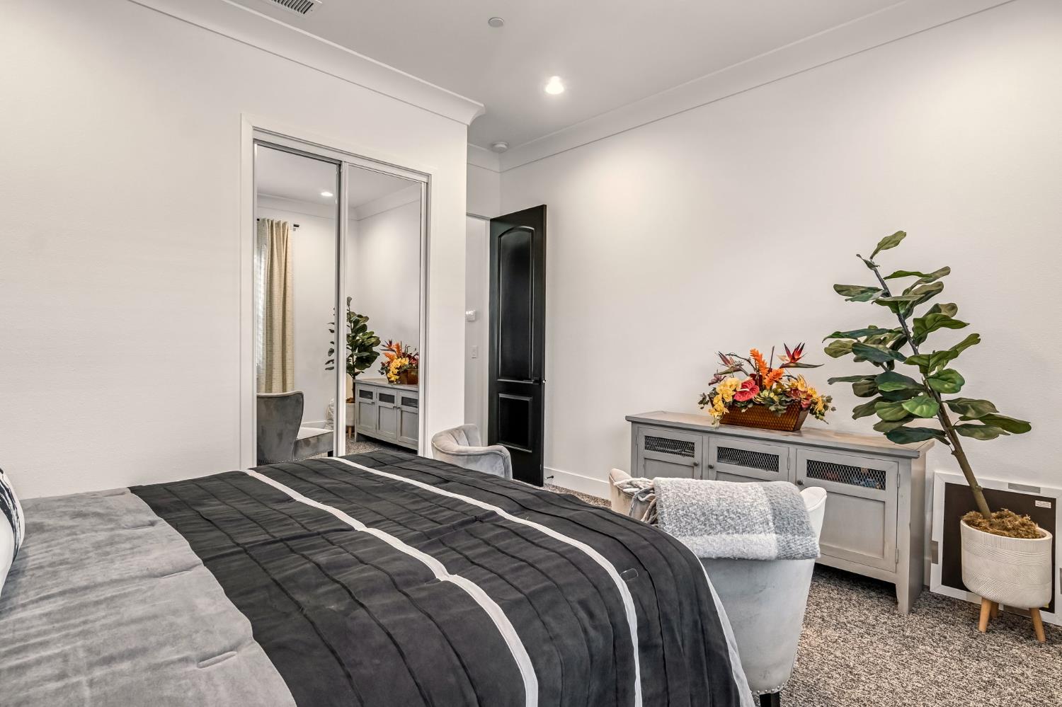 713 Harvest Dr, Madera, CA 93636