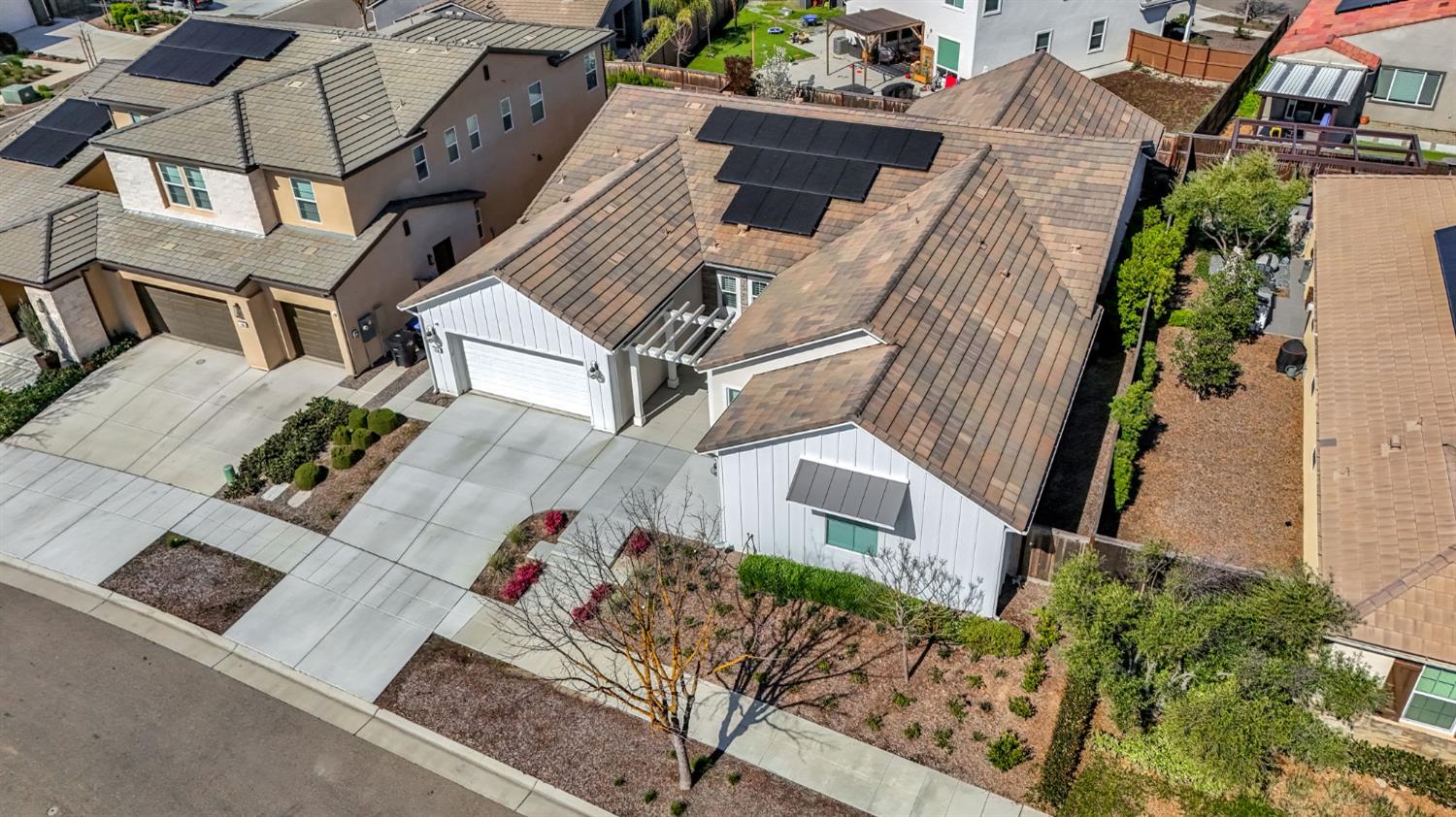 713 Harvest Dr, Madera, CA 93636