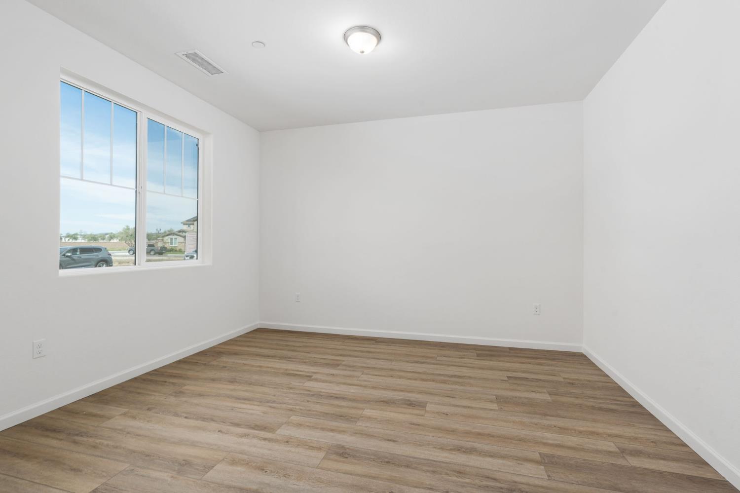 1237 Cathedral Ct S, Madera, CA 93636