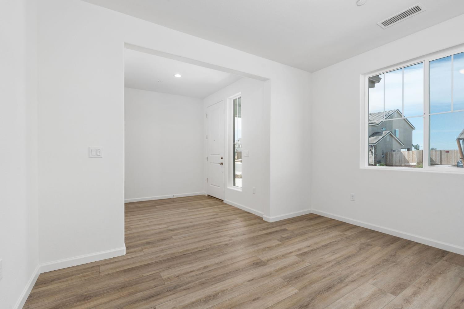 1237 Cathedral Ct S, Madera, CA 93636