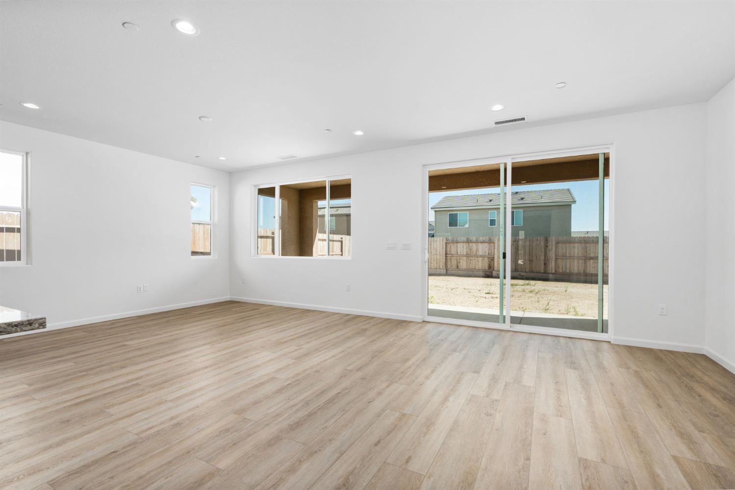 1237 Cathedral Ct S, Madera, CA 93636