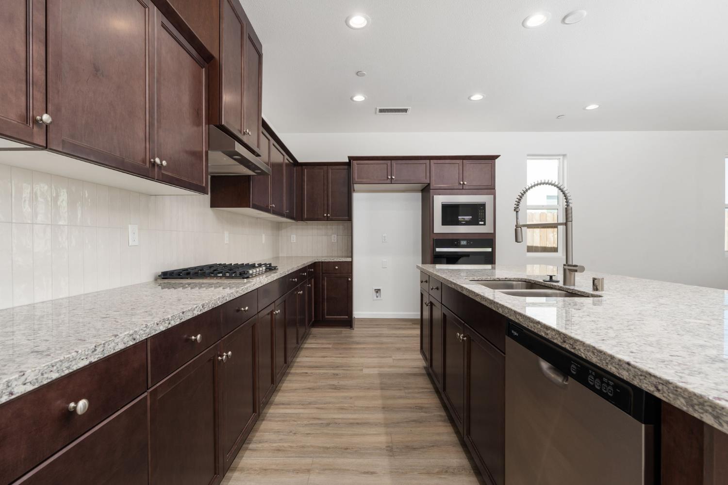 1237 Cathedral Ct S, Madera, CA 93636