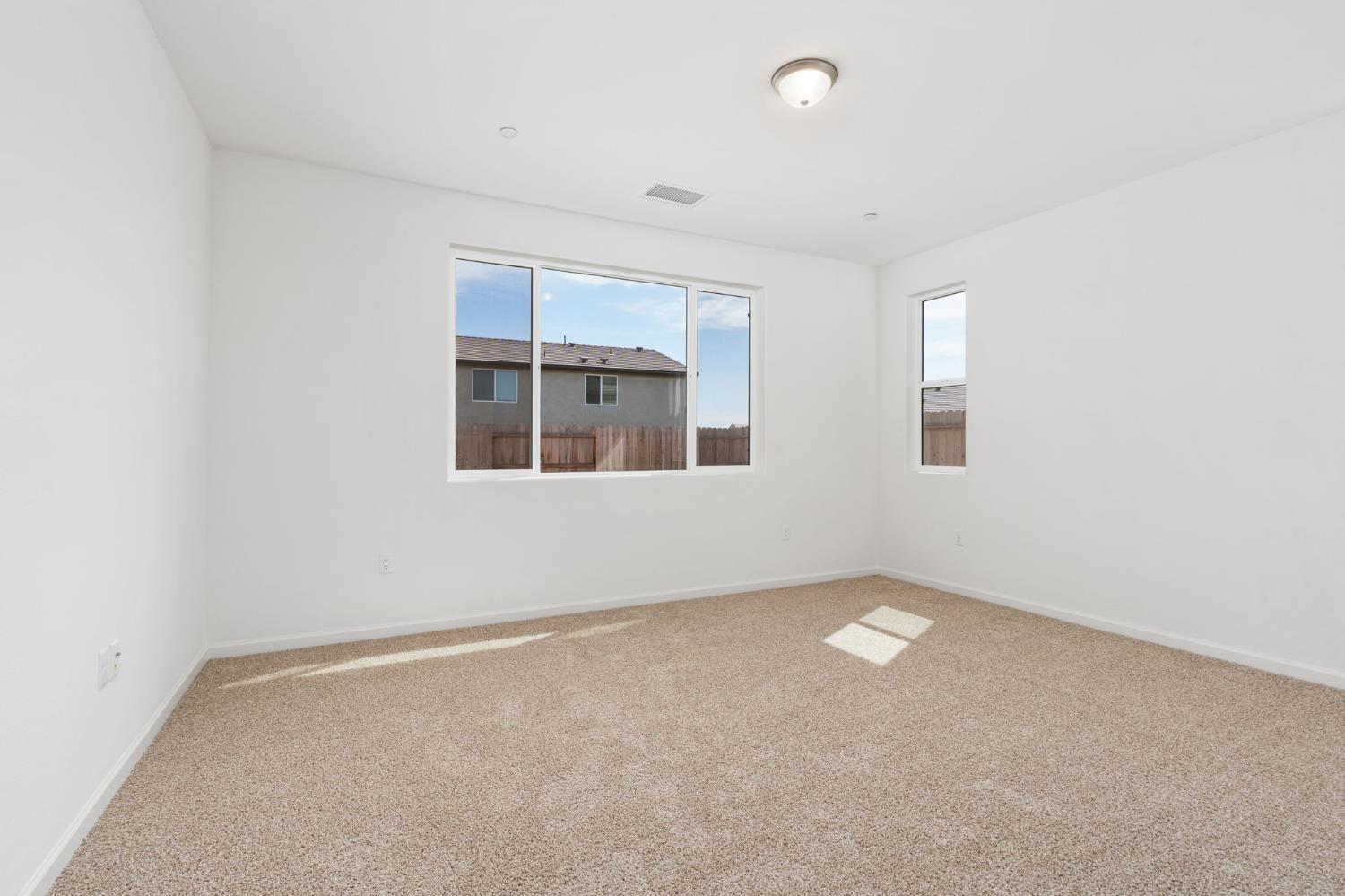 1237 Cathedral Ct S, Madera, CA 93636