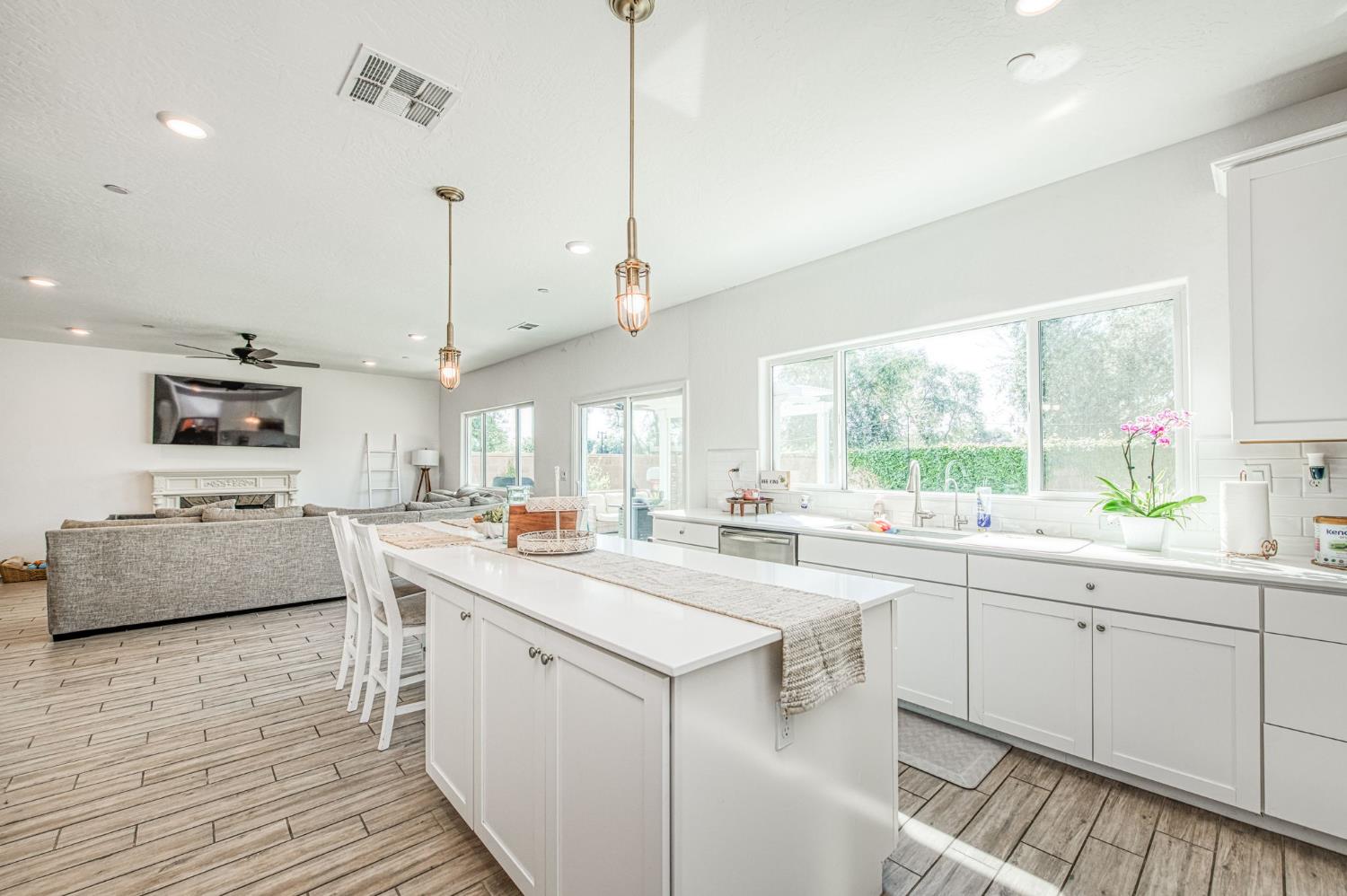 920 Ponderosa Way W, Madera, CA 93636