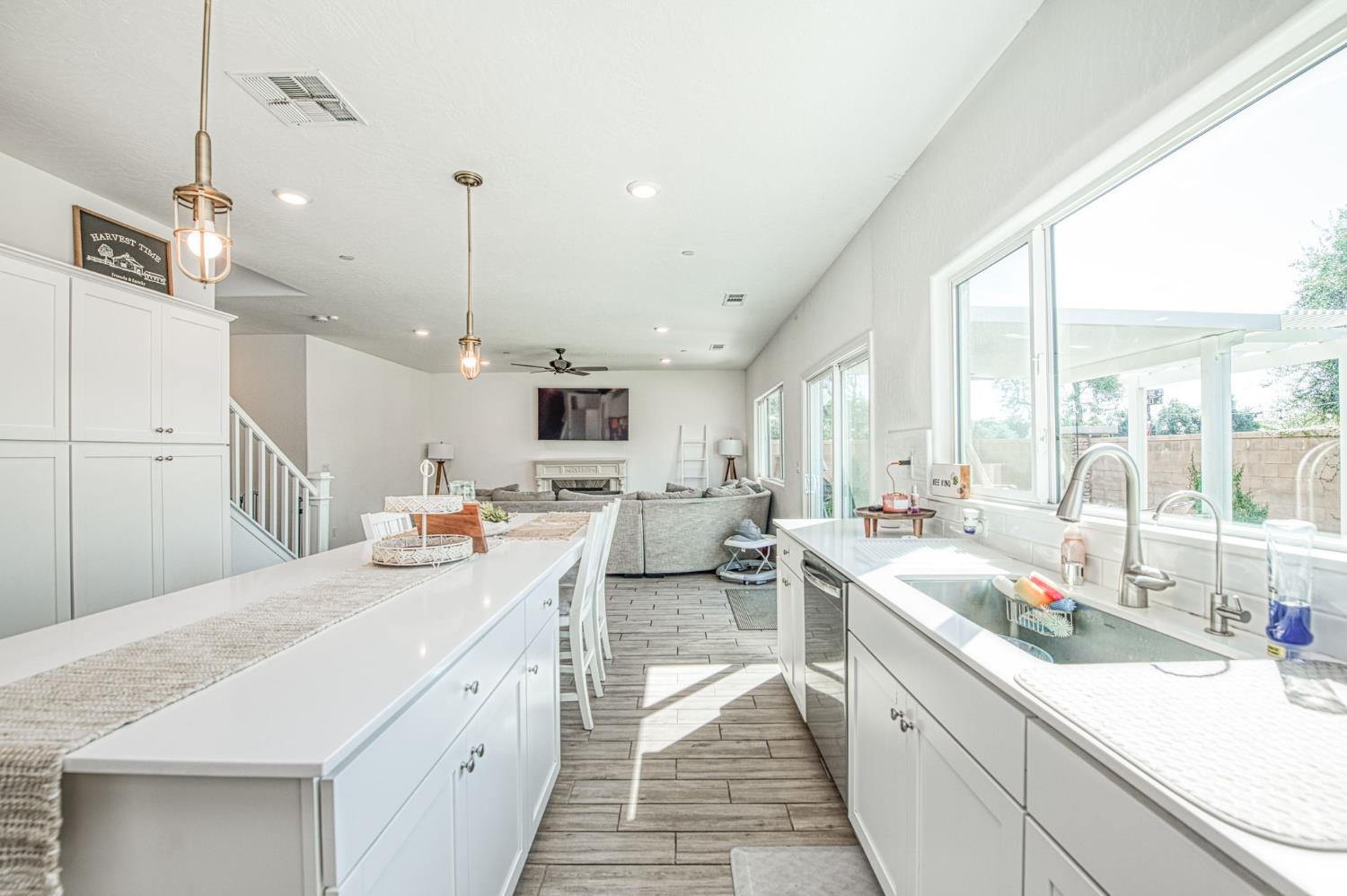 920 Ponderosa Way W, Madera, CA 93636