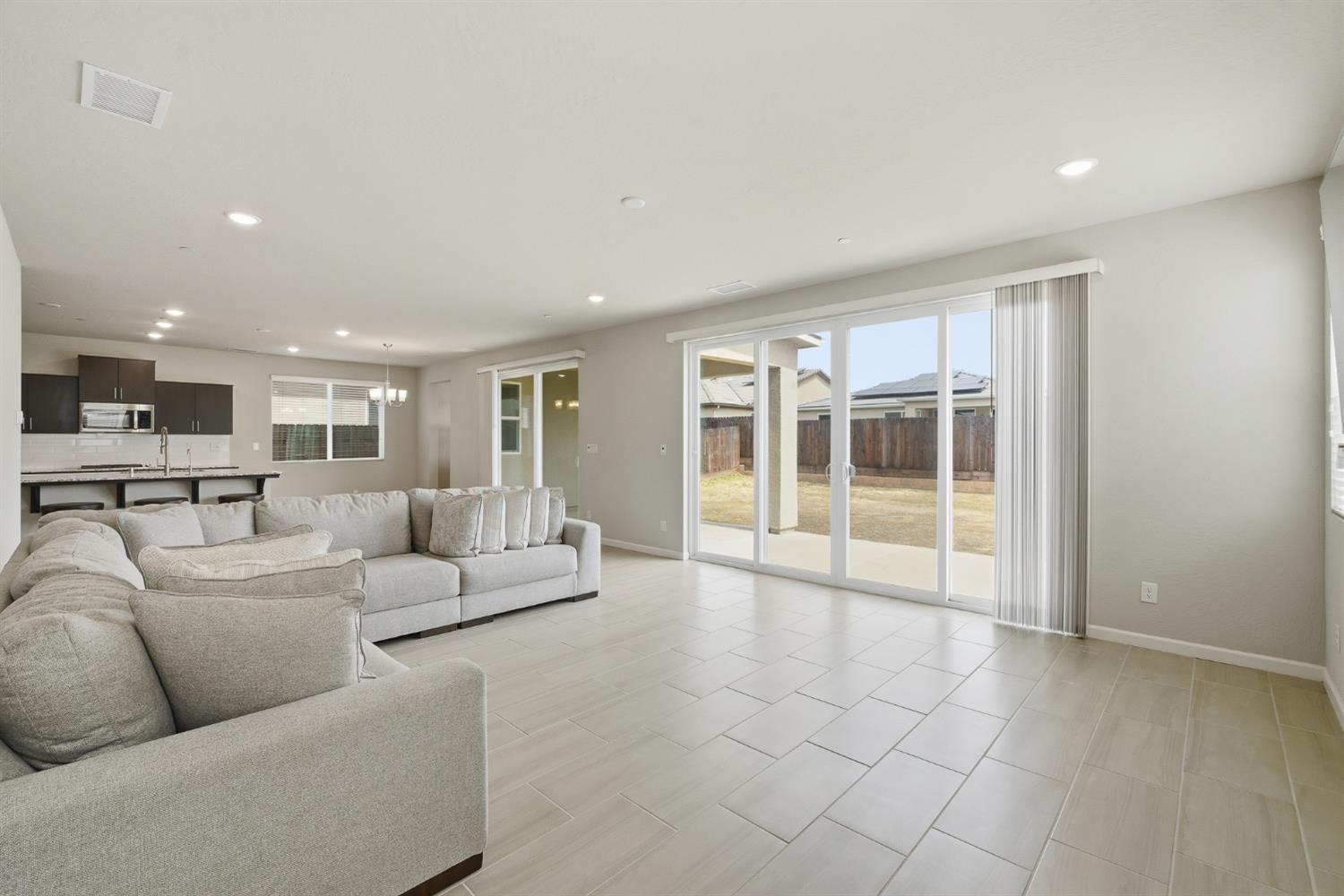 503 Cathedral Ct S, Madera, CA 93636