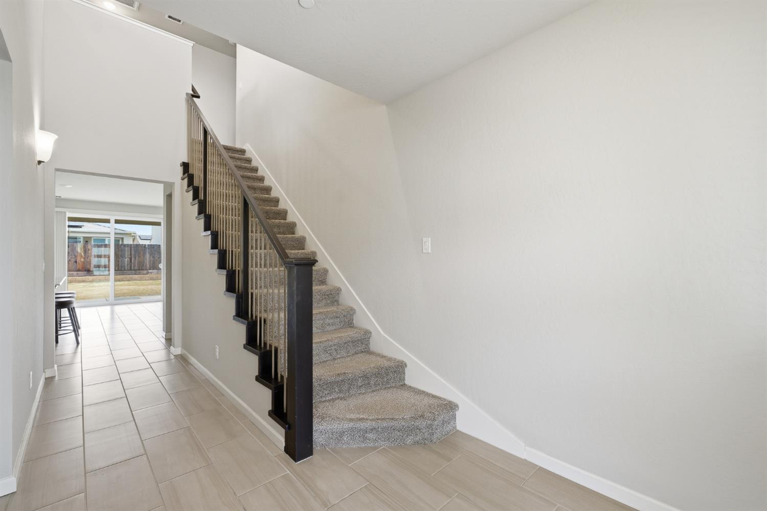 503 Cathedral Ct S, Madera, CA 93636