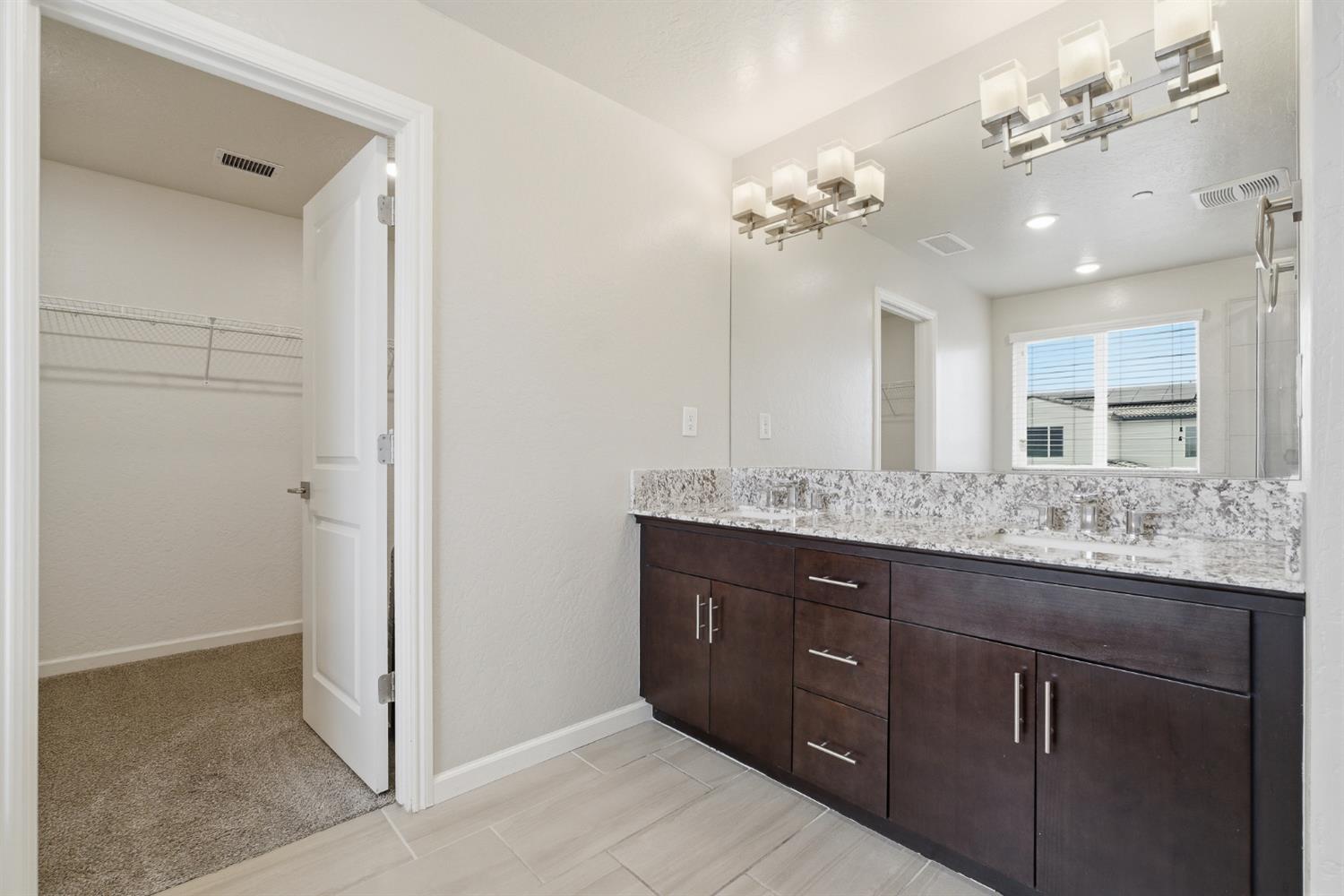 503 Cathedral Ct S, Madera, CA 93636