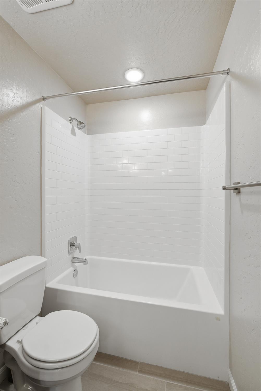 503 Cathedral Ct S, Madera, CA 93636