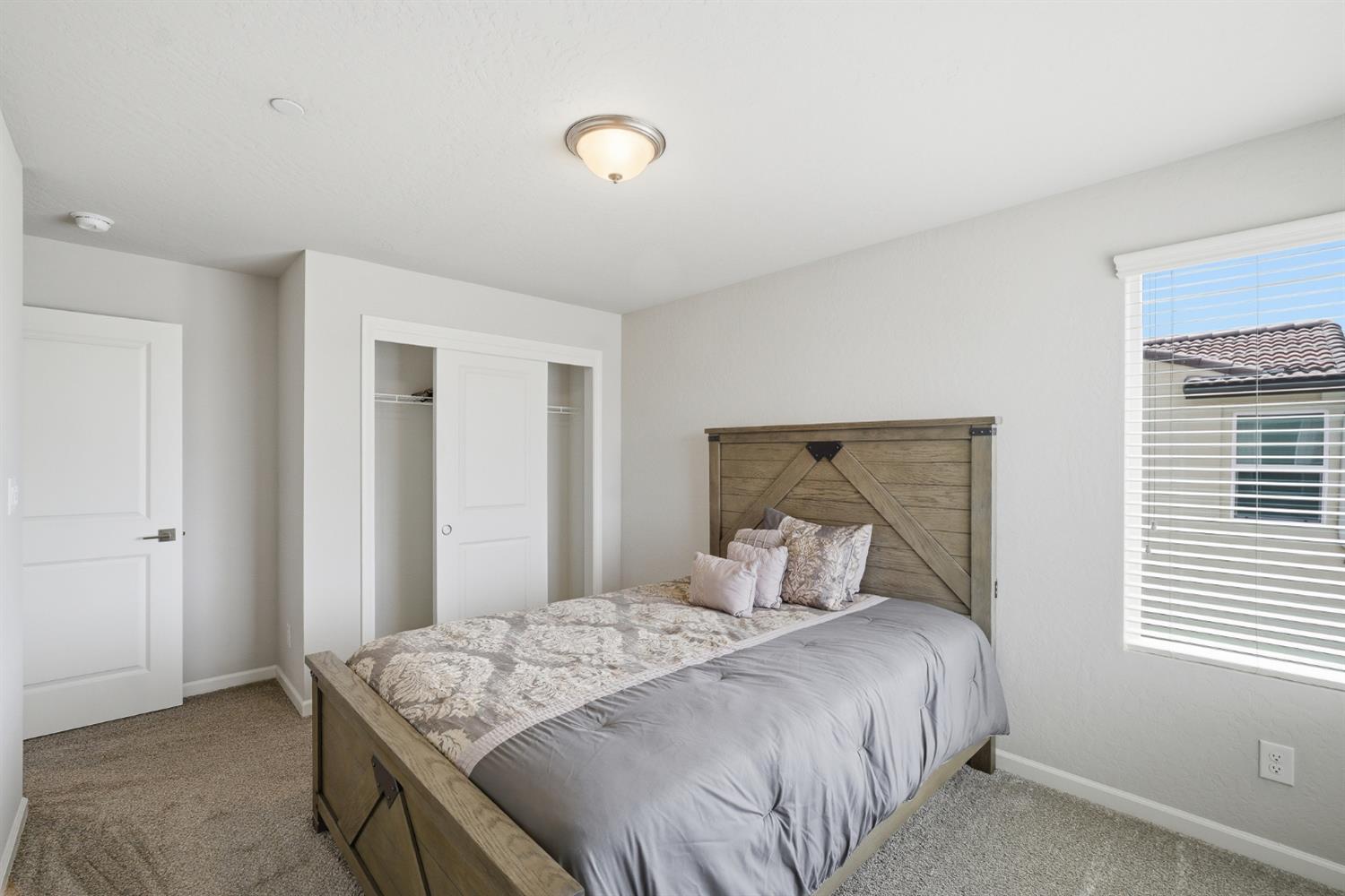 503 Cathedral Ct S, Madera, CA 93636